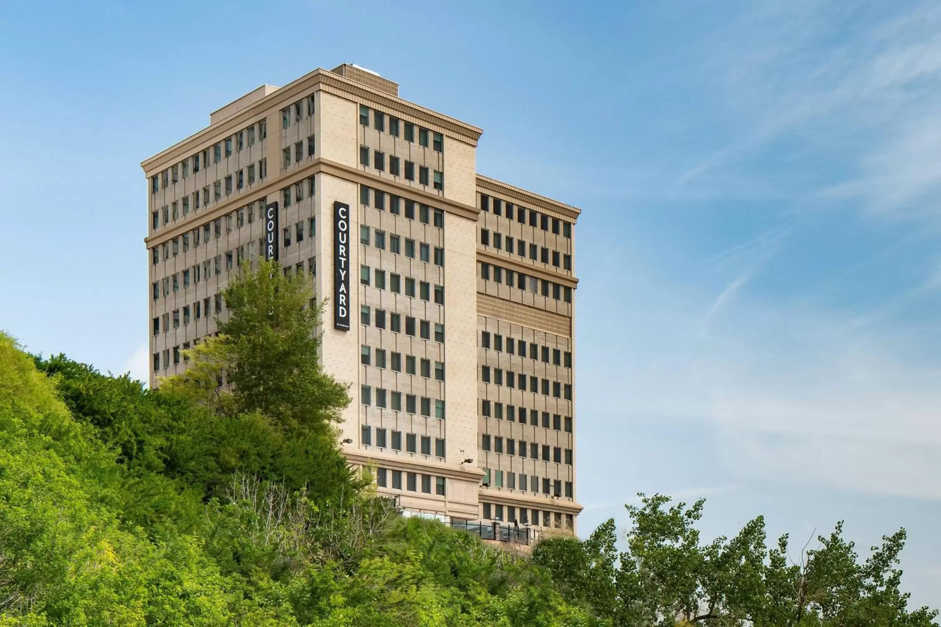 Property Building in Courtyard by Marriott Edmonton Downtown