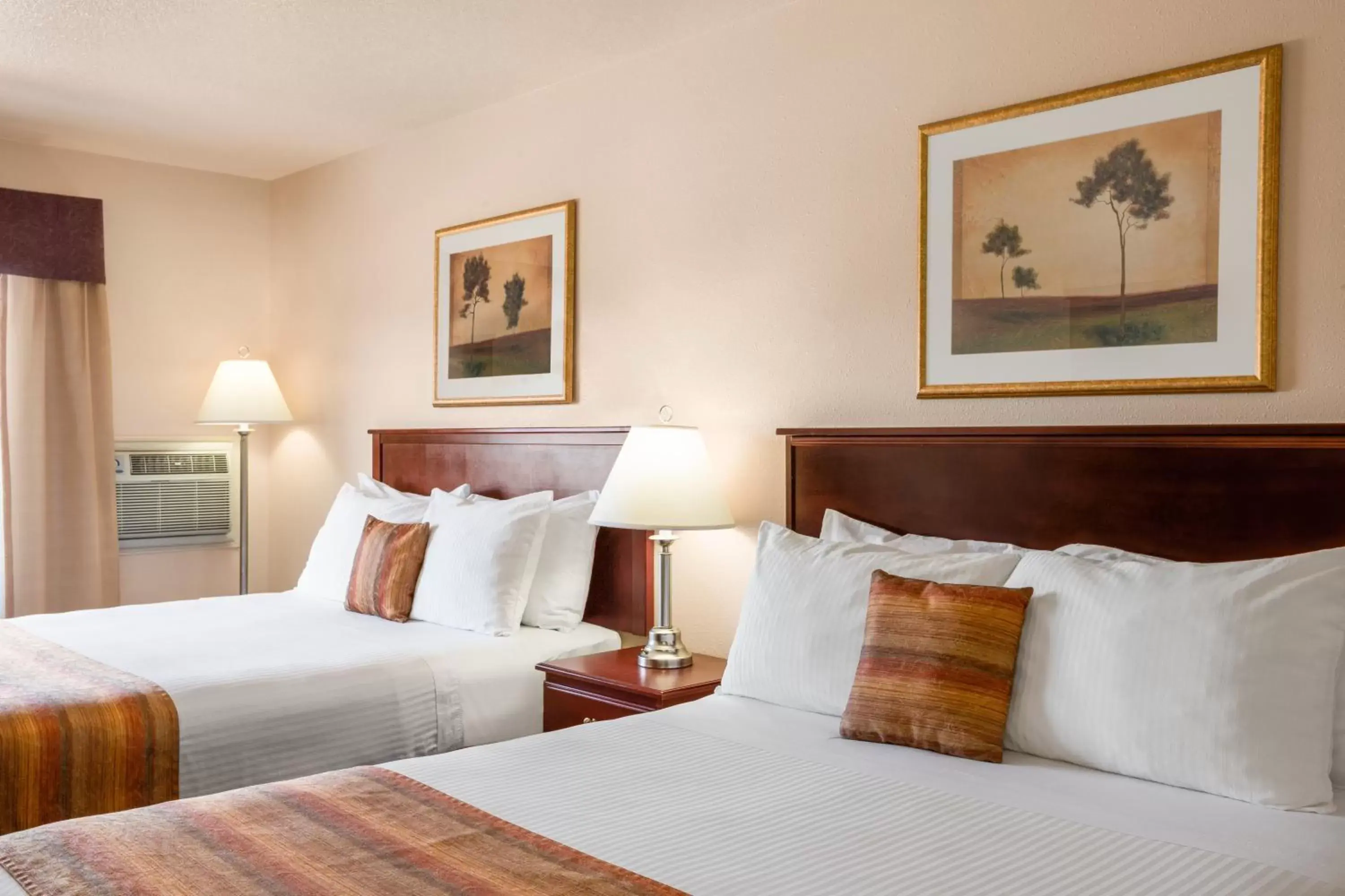 Bed in Grande Cache Inn & Suites