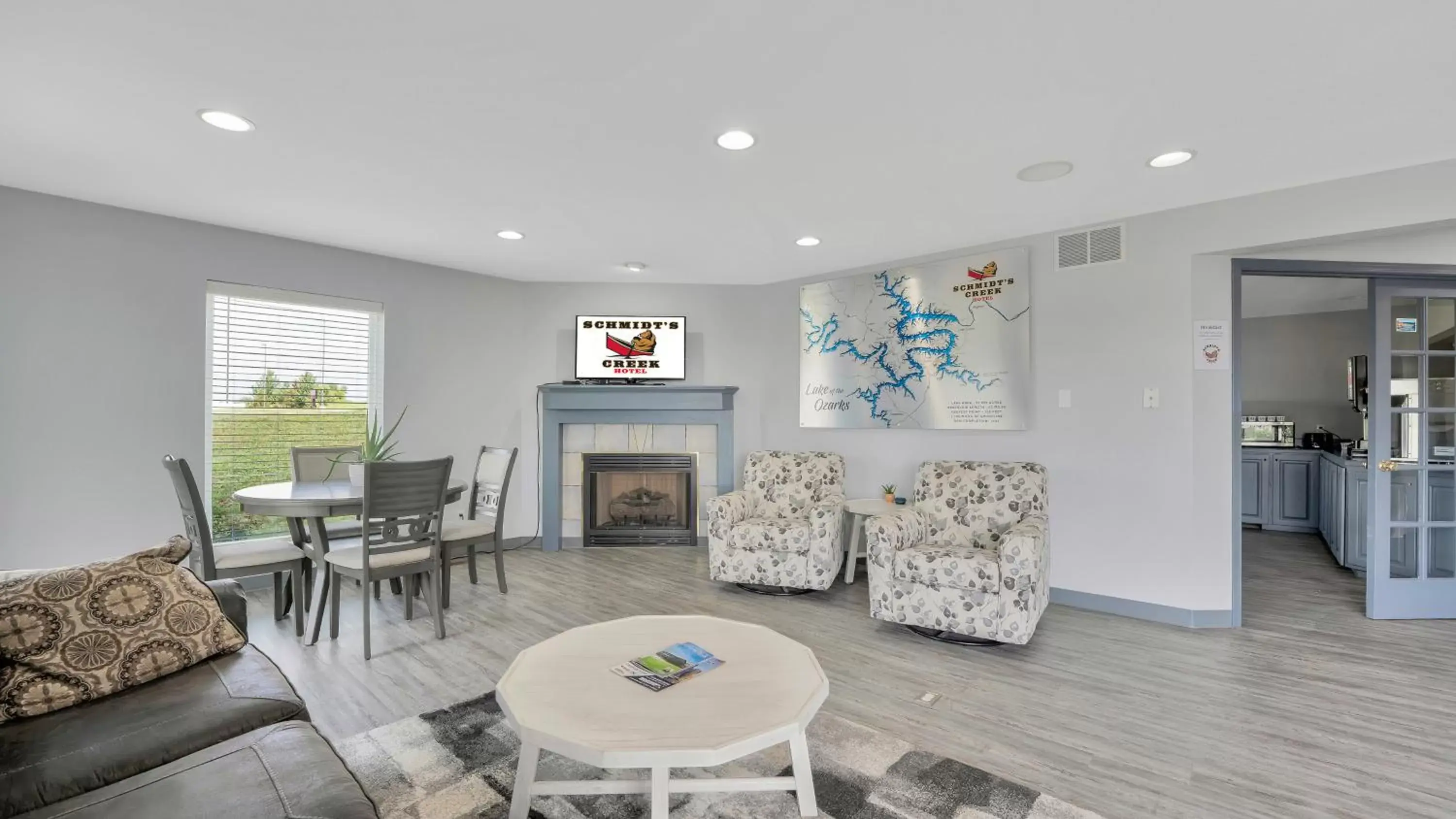 Lobby or reception in Schmidt's Creek Hotel Lobby or reception in Schmidt's Creek Hotel