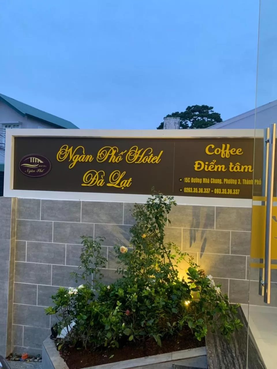 Property logo or sign in Ngàn Phố Studio & Love Hotel