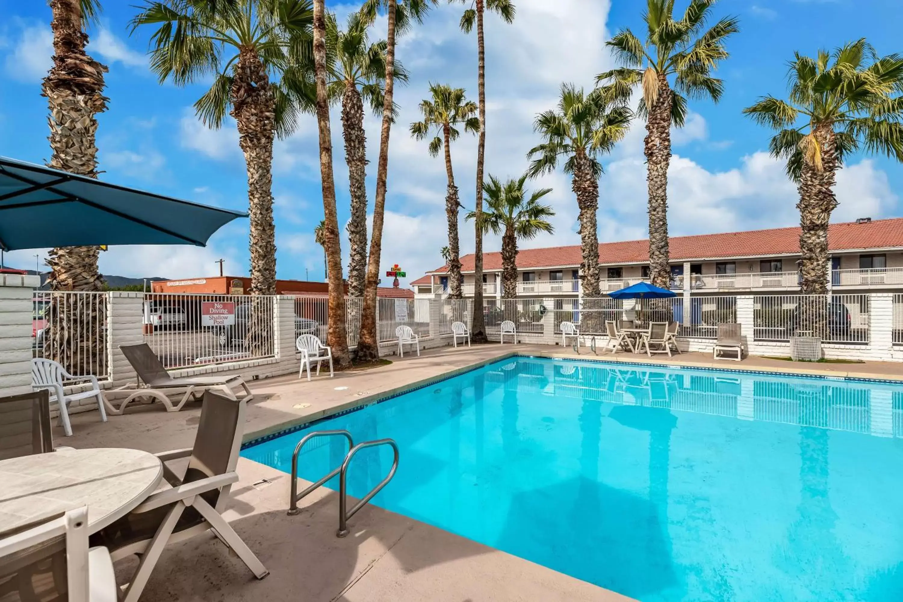 Activities, Swimming Pool in Motel 6-Eloy, AZ - Casa Grande