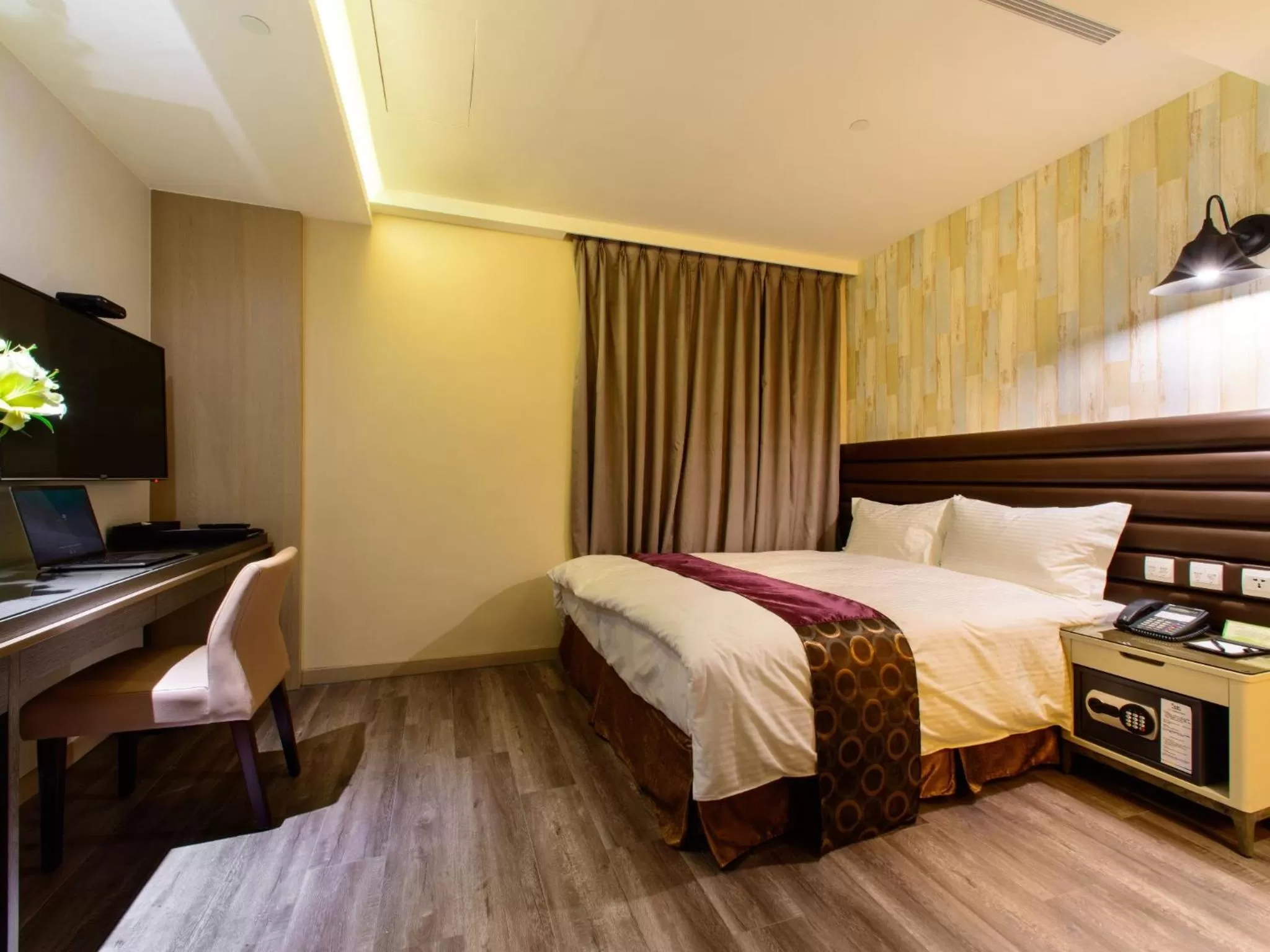 Bedroom, Bed in Stay Hotel - Taichung Zhongqing