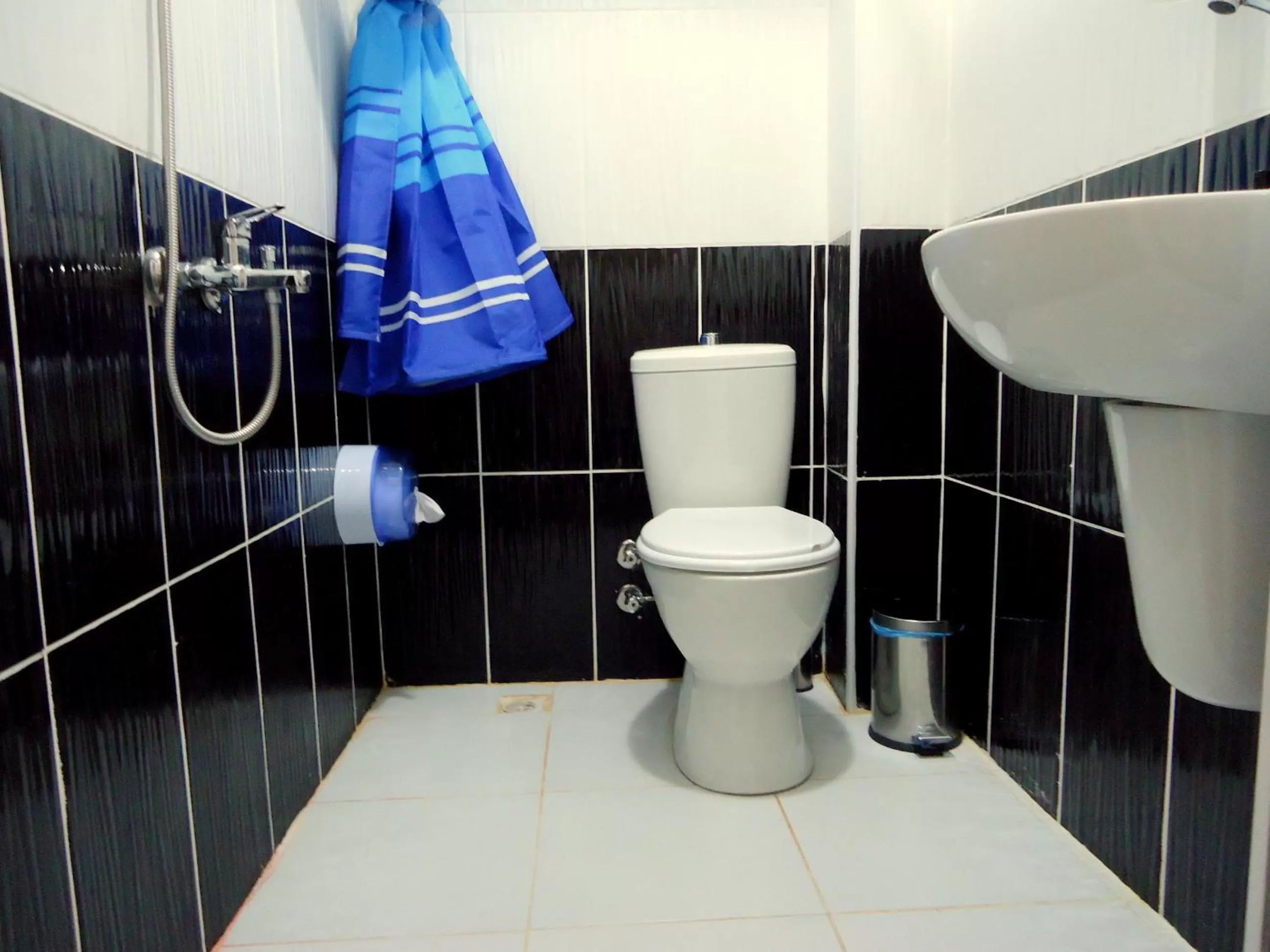 Bathroom in Tolga Hotel