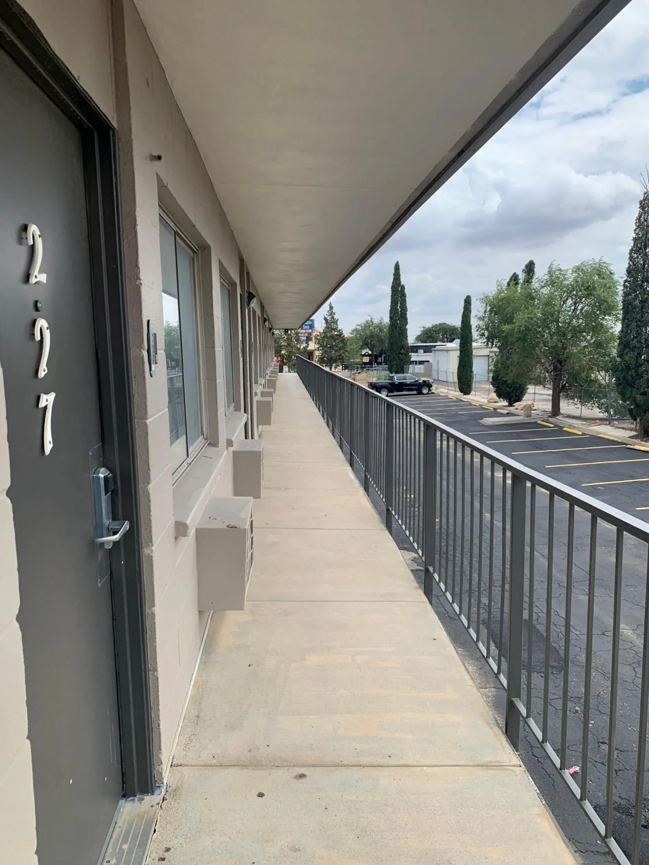 Balcony/Terrace in Executive Inn Midland