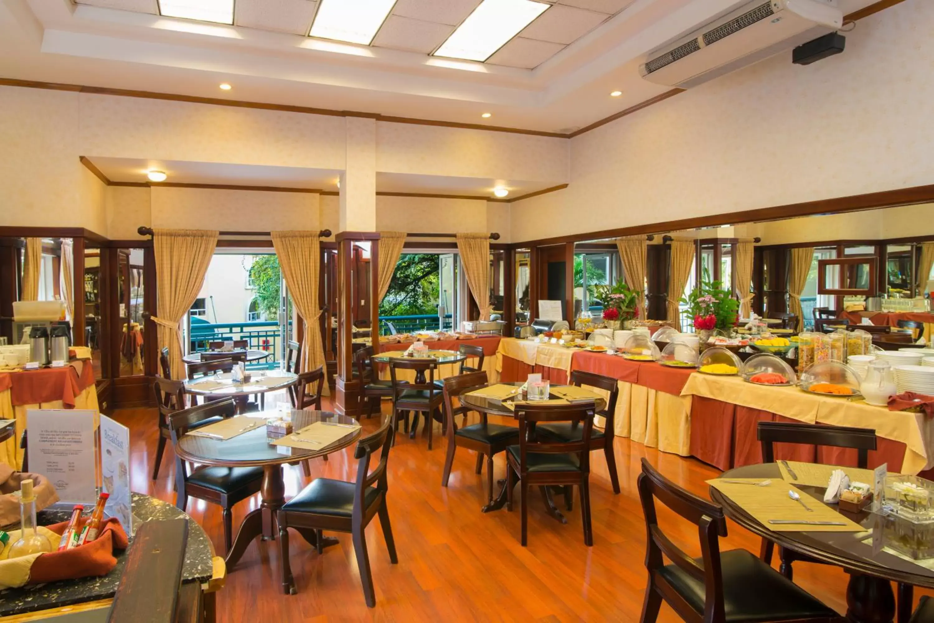 Restaurant/Places to Eat in Apartotel & Suites Villas del Rio