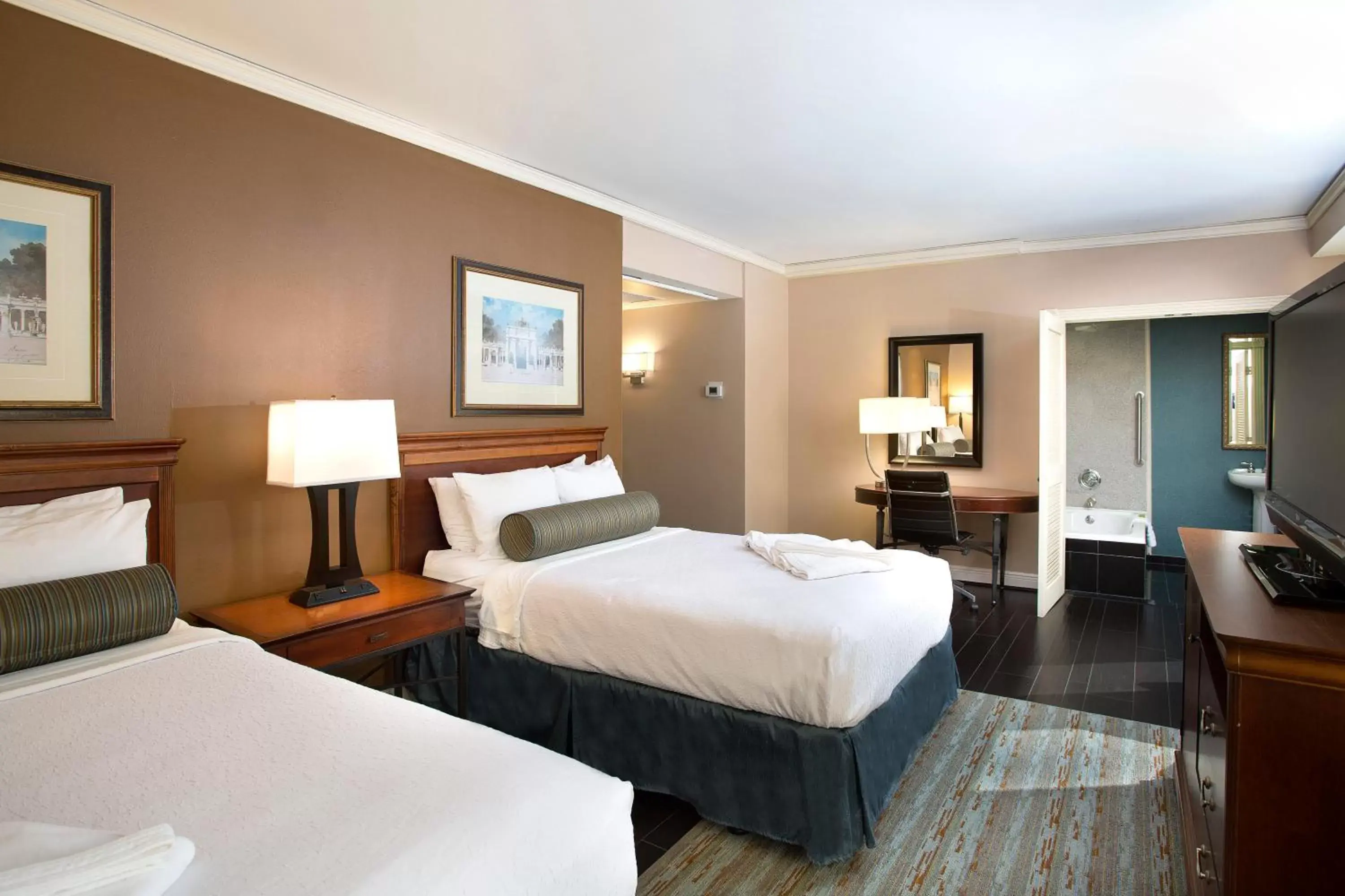 Bedroom, Bed in The Whitehall Houston Bedroom, Bed in The Whitehall Houston