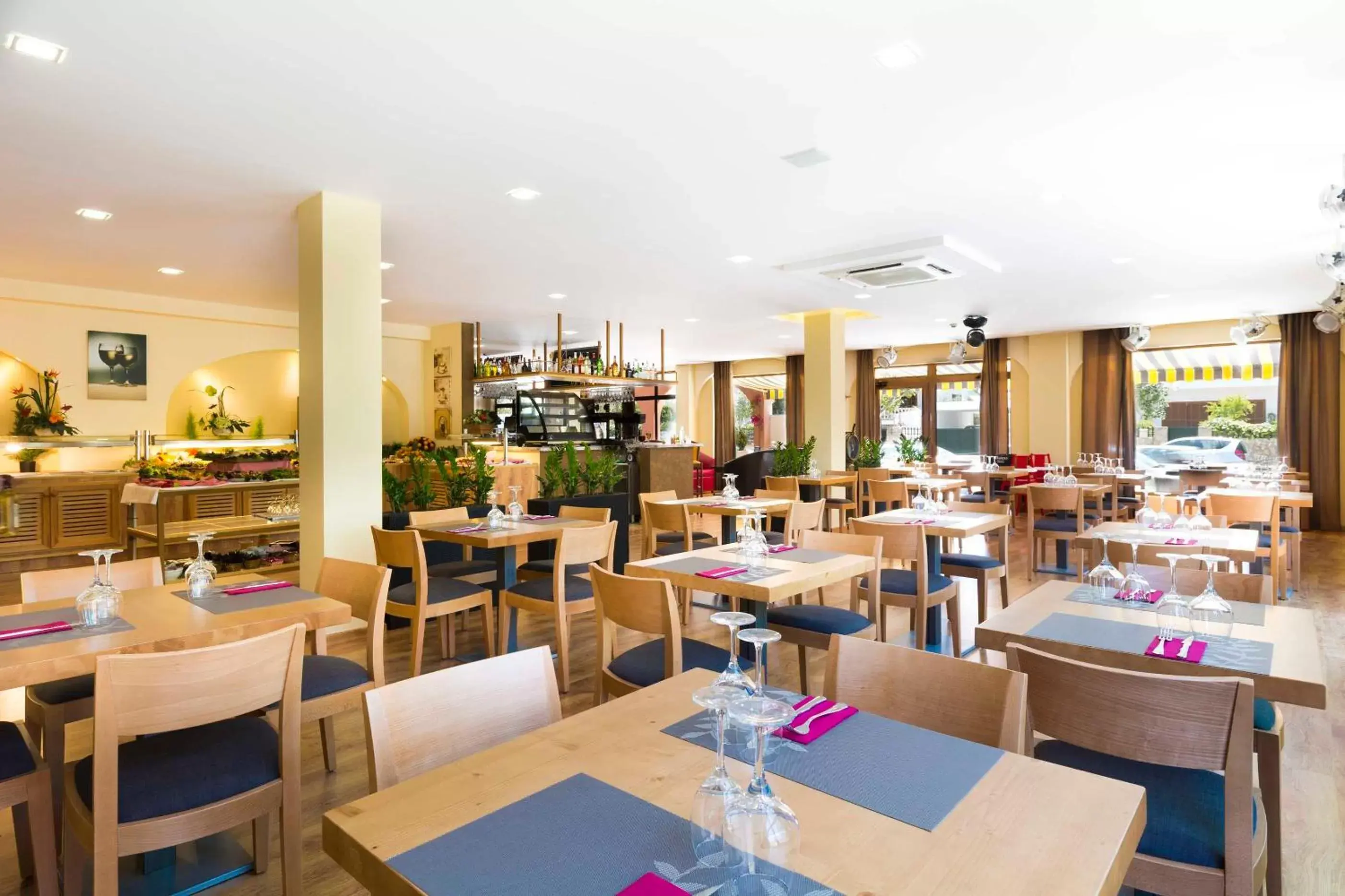 Restaurant/places to eat in Nura Santa Ponsa & Spa Restaurant/places to eat in Nura Santa Ponsa & Spa