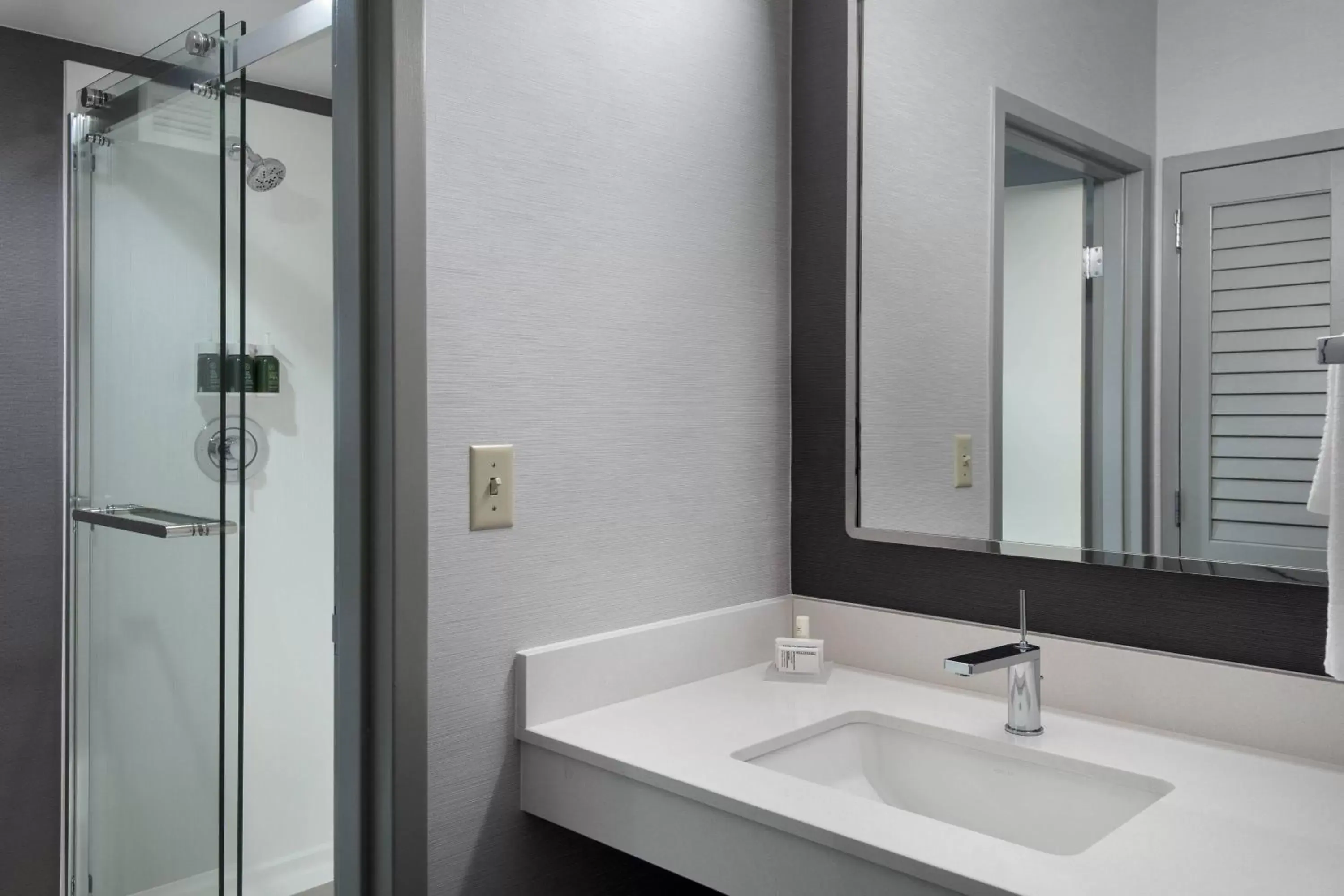 Bathroom in Courtyard by Marriott Poughkeepsie