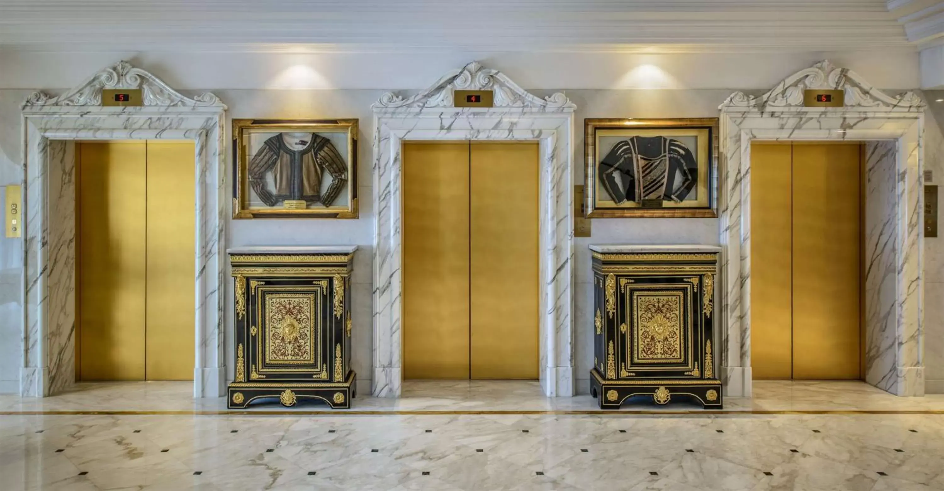 Lobby or reception in Rome Cavalieri, A Waldorf Astoria Hotel
