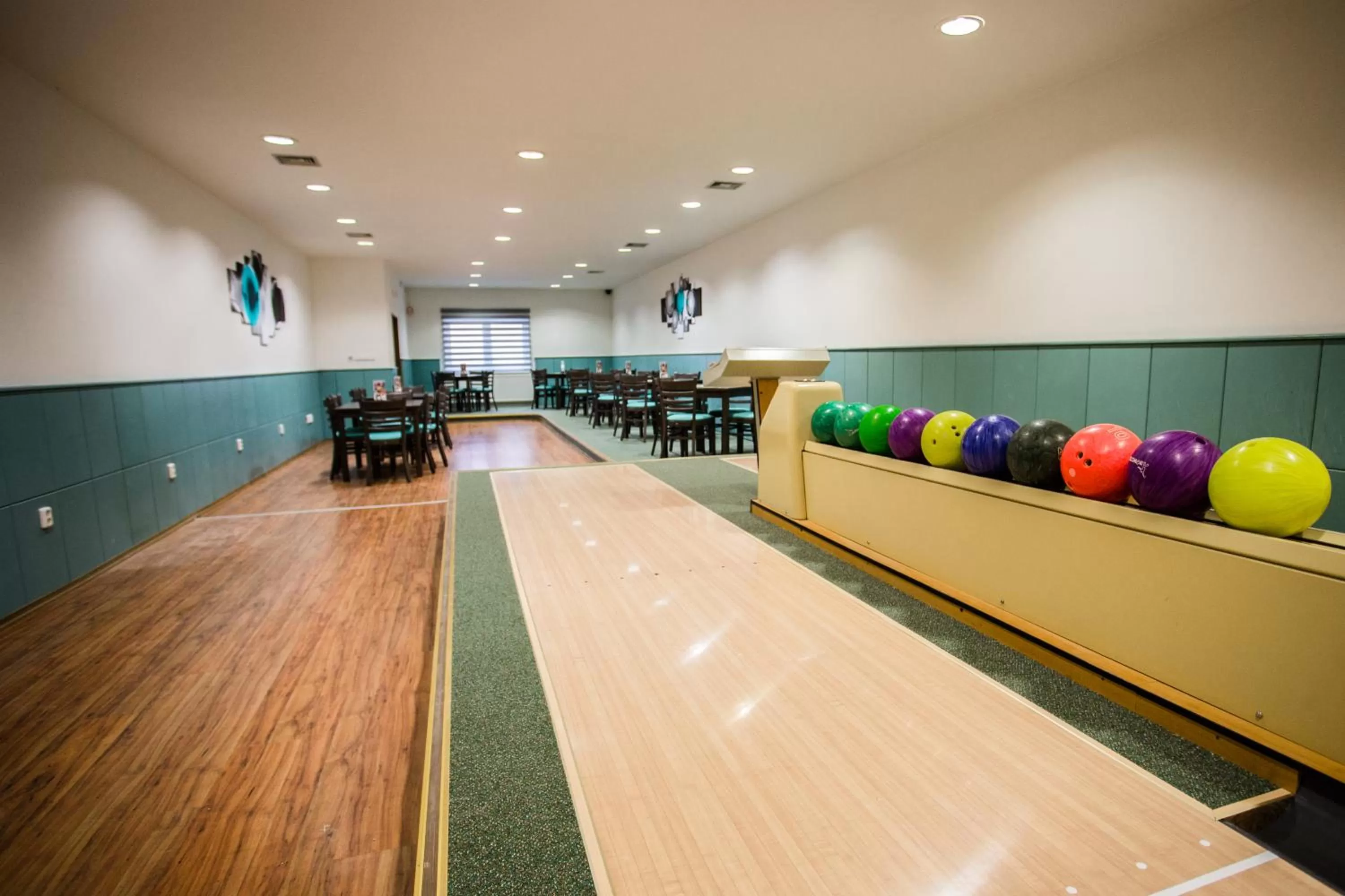 Bowling in Hotel Bon