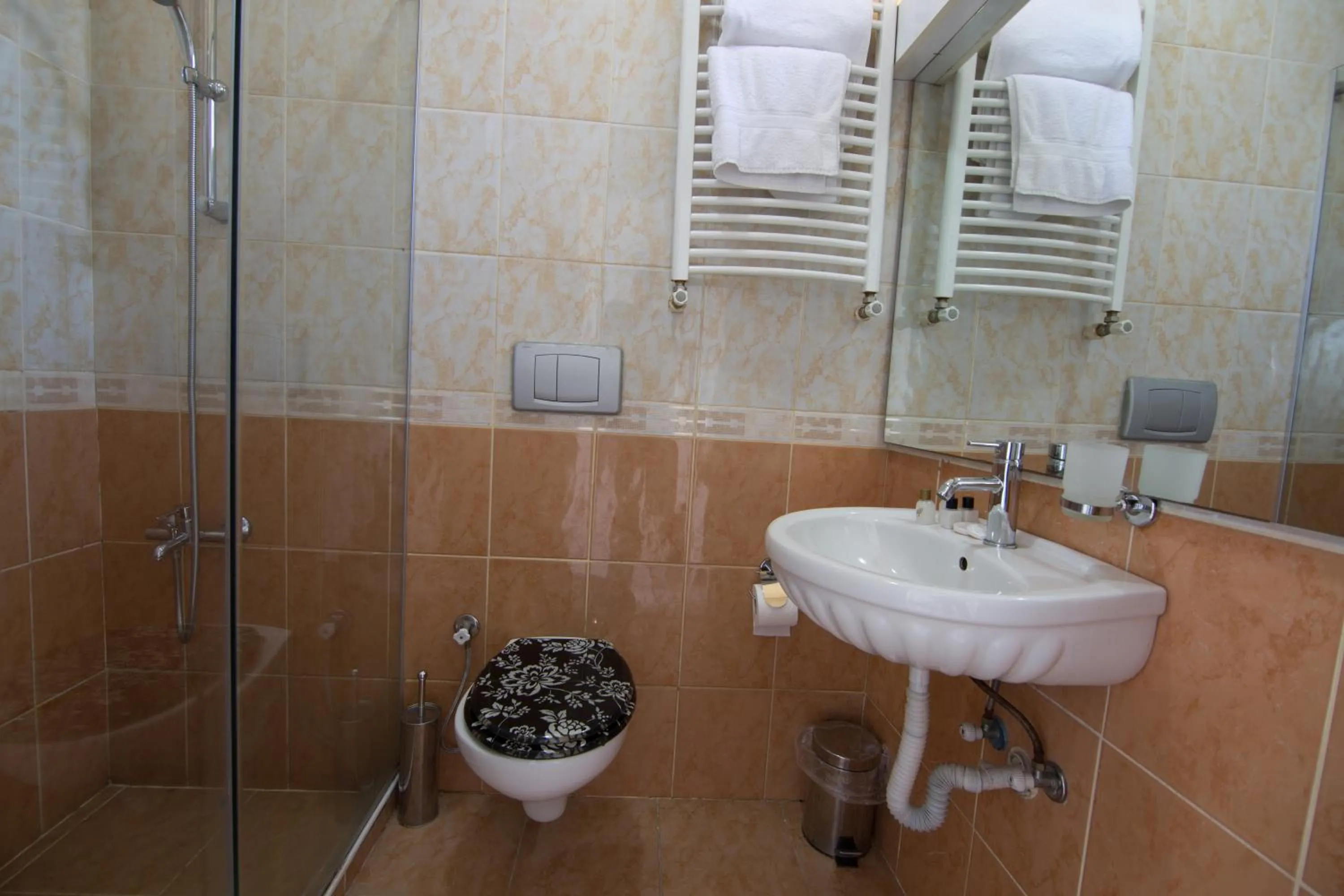 Shower in Element Suites