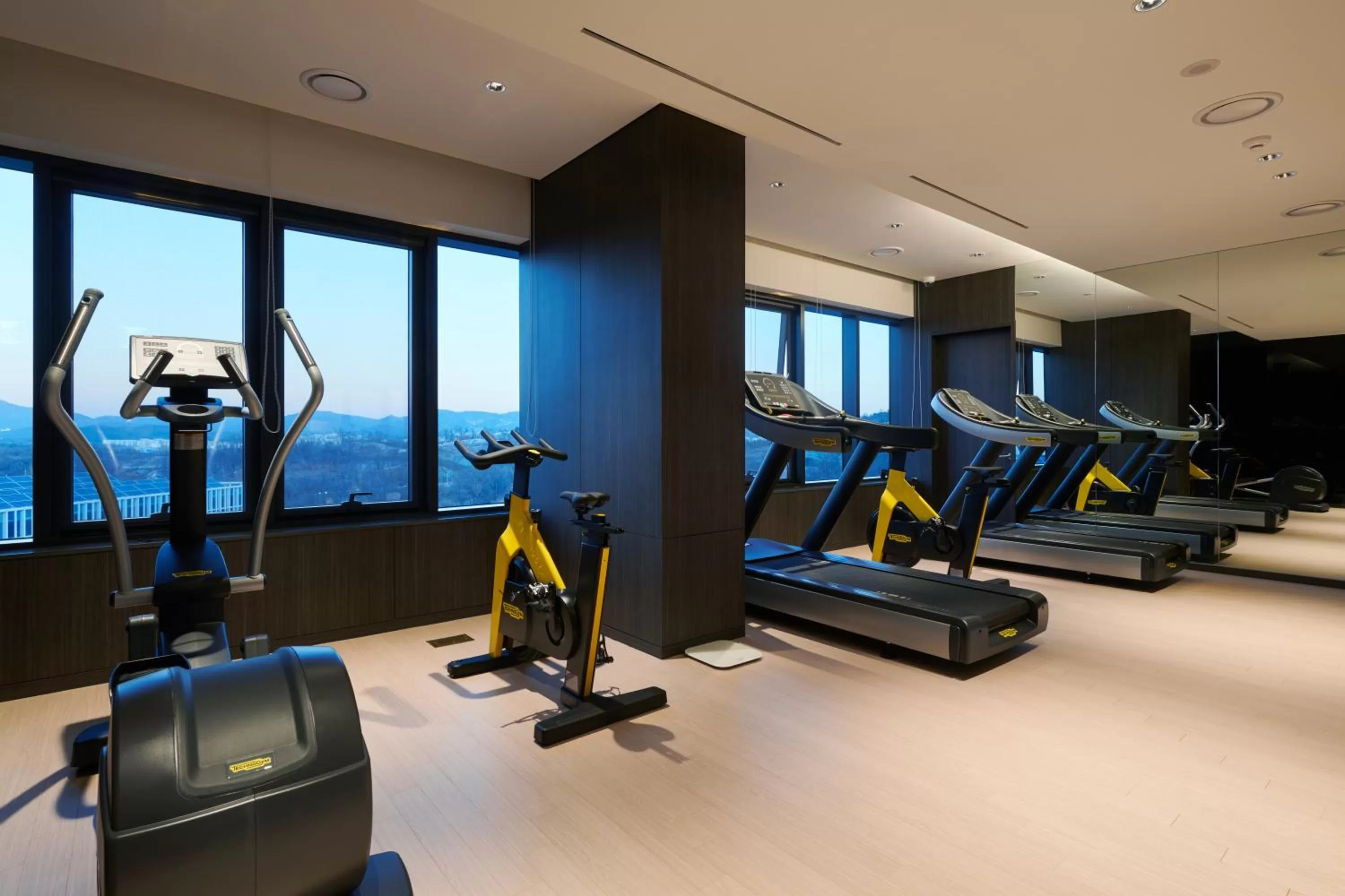 Fitness centre/facilities in Nine Tree by Parnas Seoul Pangyo