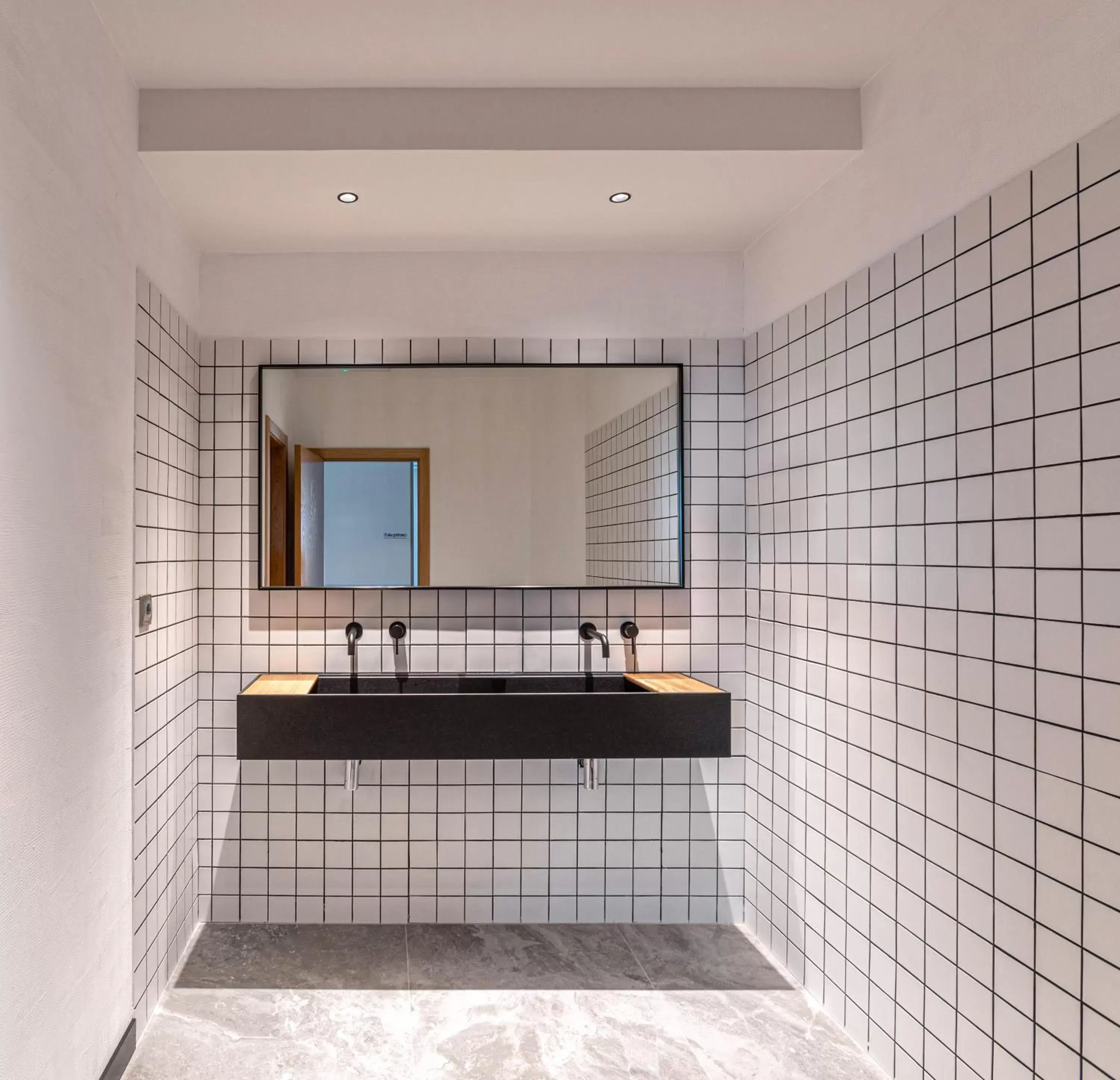 Area and facilities, Bathroom in Hotel Forum Ceao