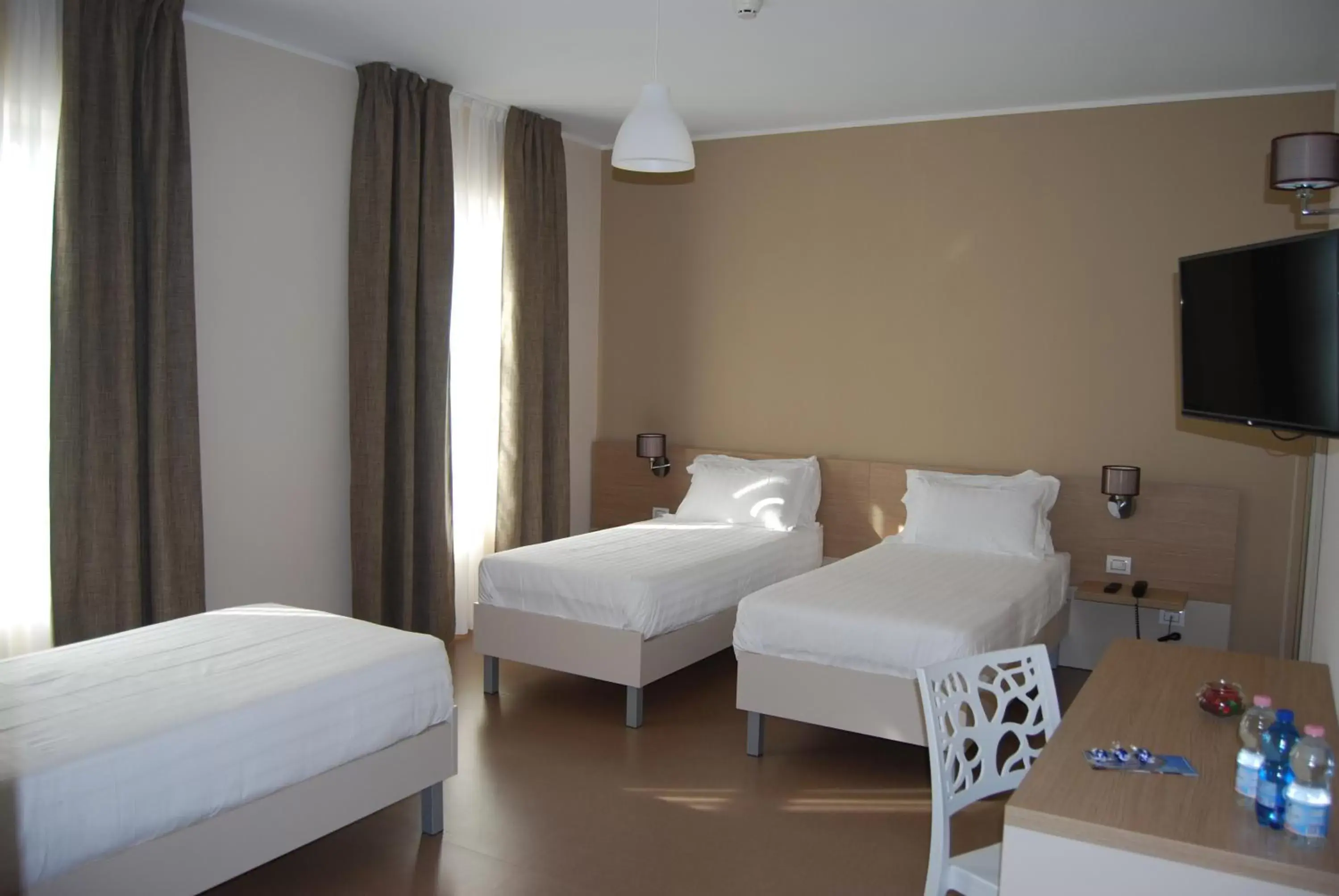 Photo of the whole room, Bed in Nuovo Albergo Operai