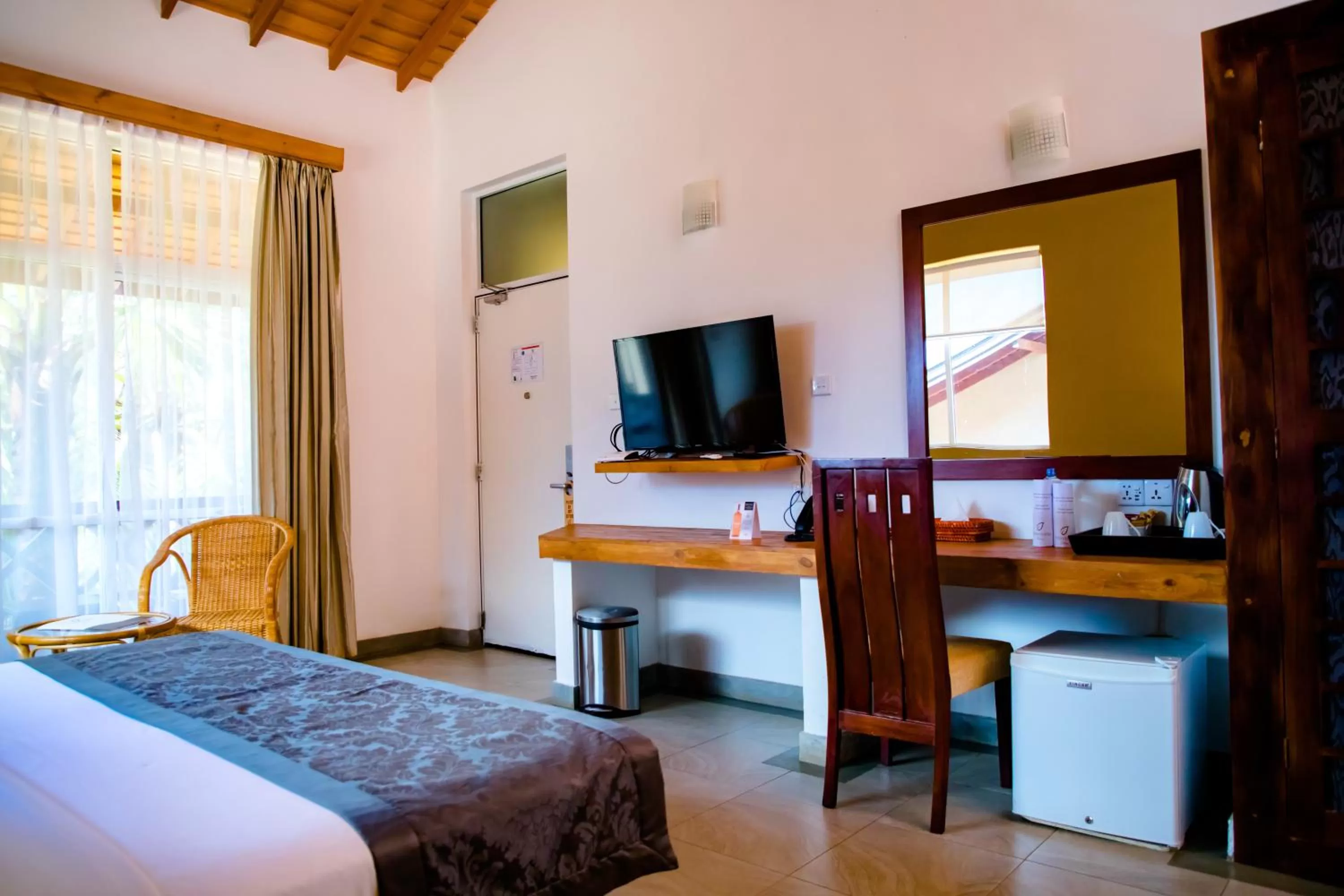 Balcony/Terrace, Bed in Amaranthe Bay Resort & Spa