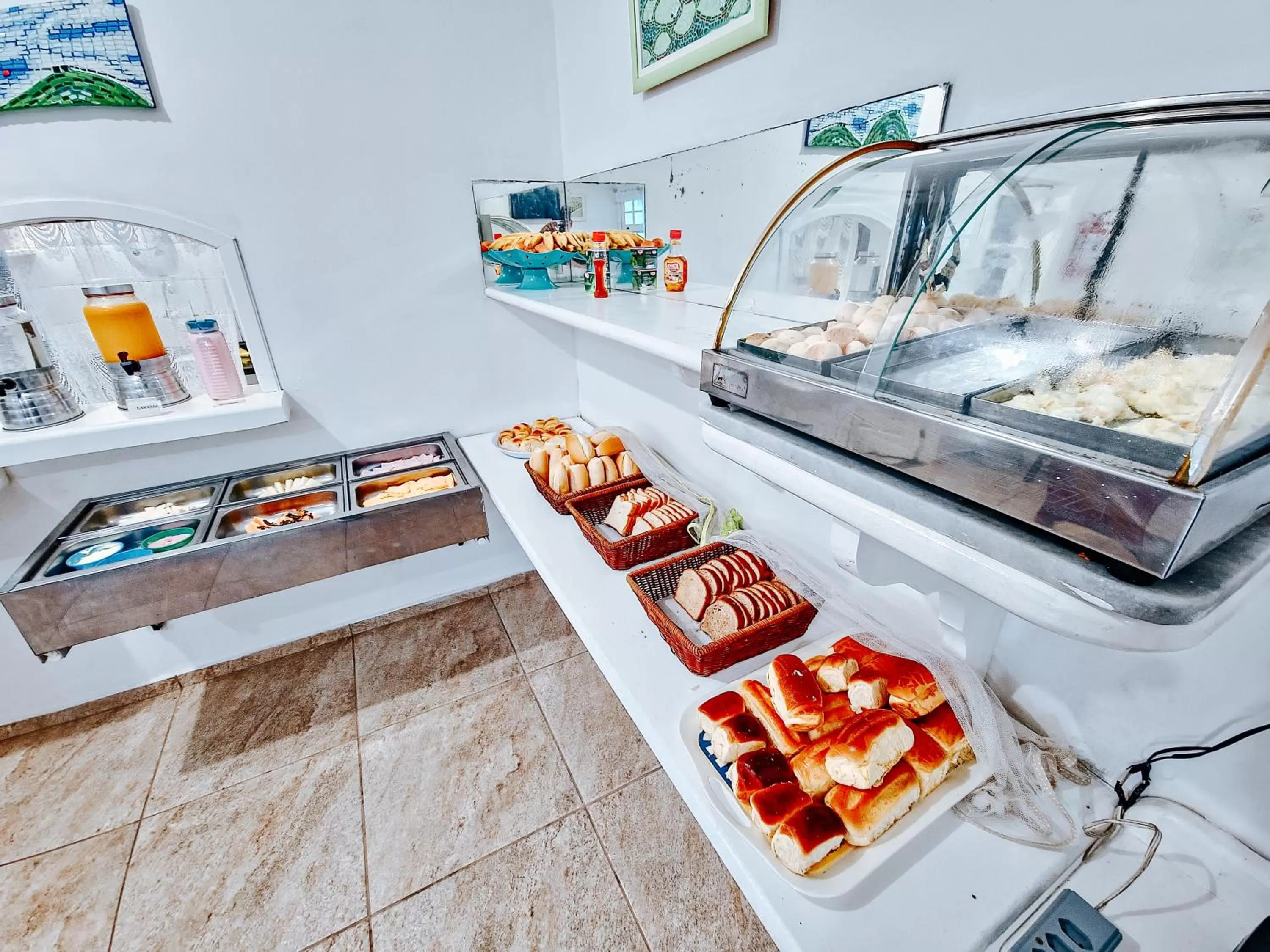 Dining area in Suítes Água Marinha