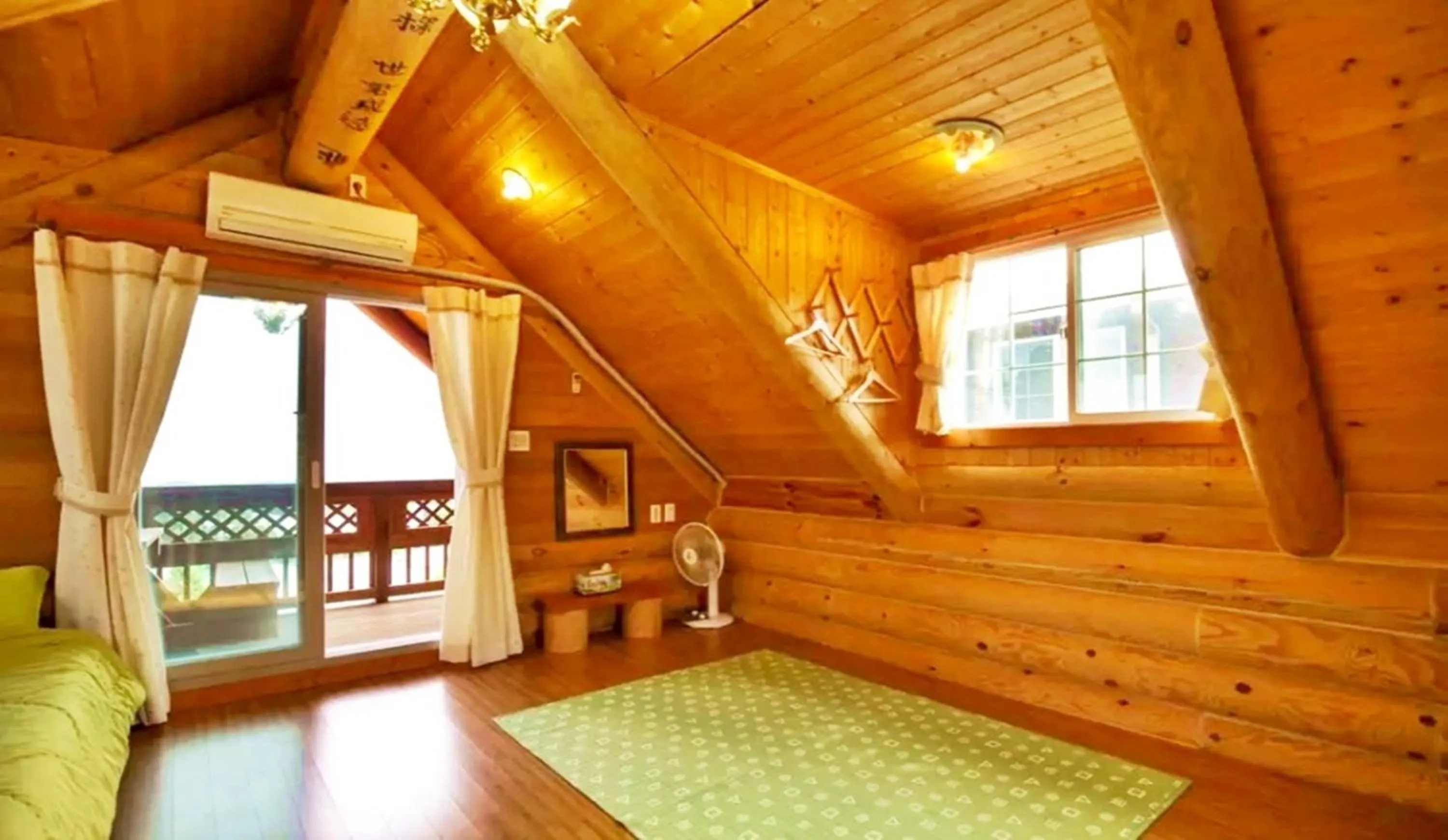 Decorative detail in Jungmun Log Pension & Resort