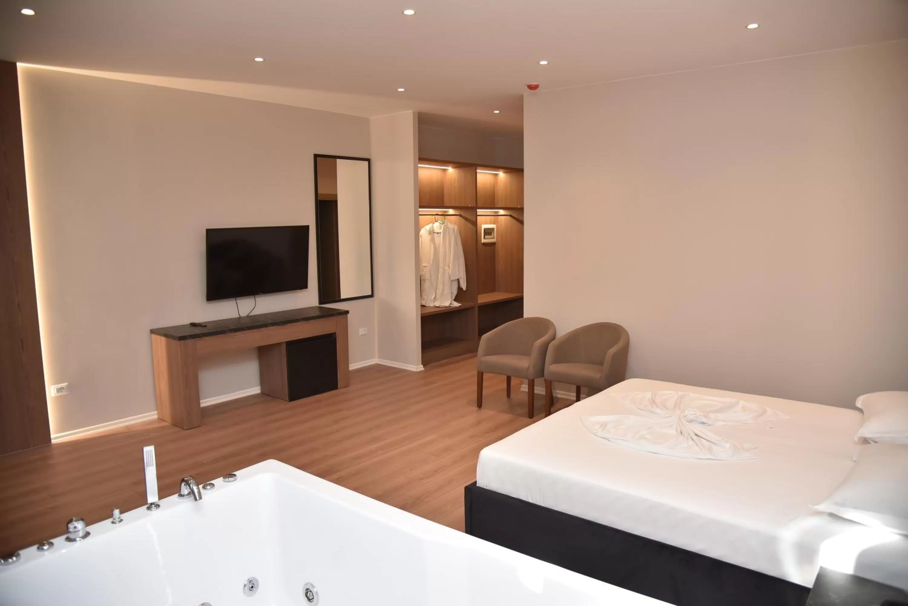 Bedroom, Bed in Hotel Continental