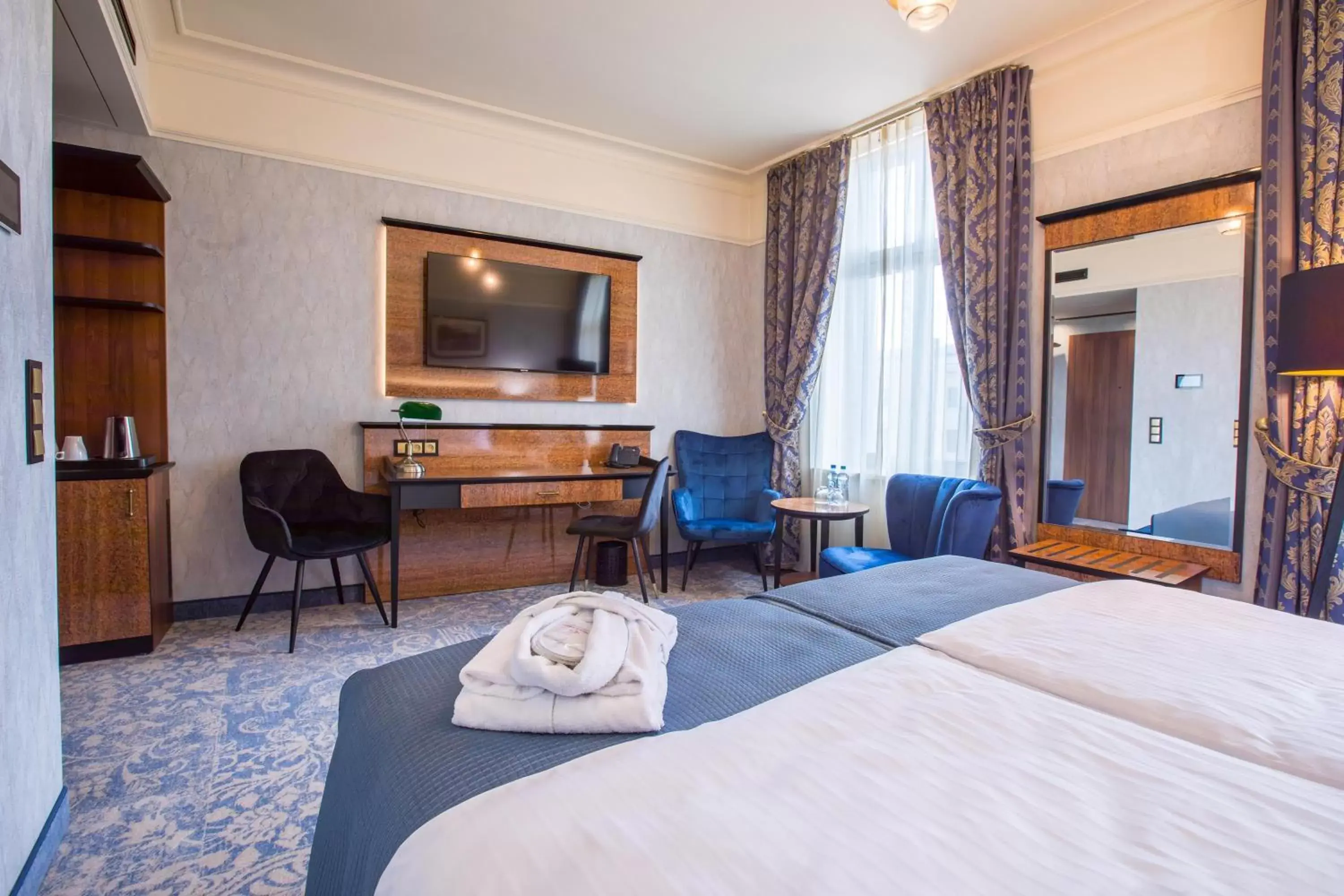 TV and multimedia, Bed in Hotel Diament Plaza Katowice
