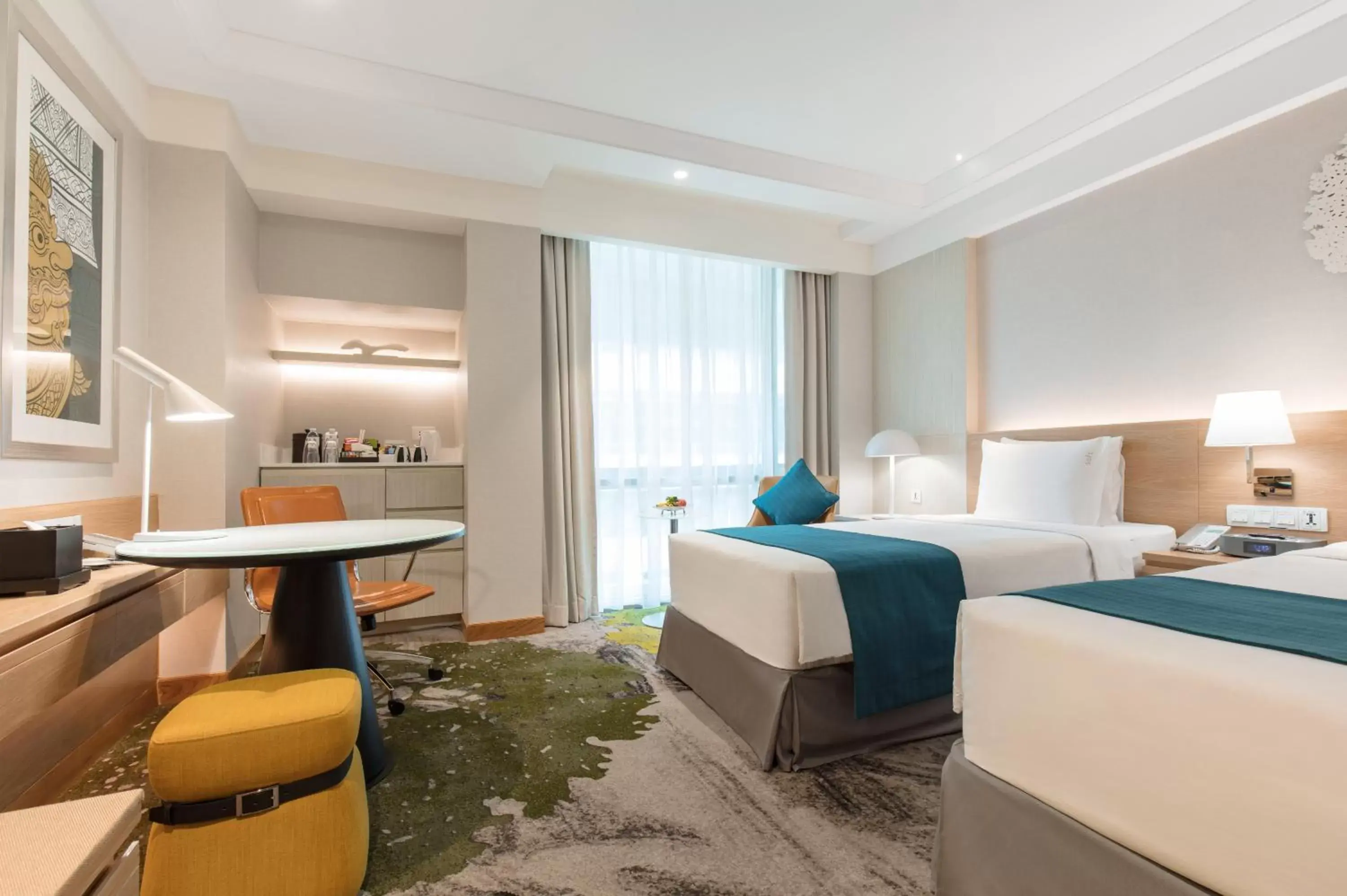Photo of the whole room, Room Photo in Holiday Inn Bangkok, an IHG Hotel