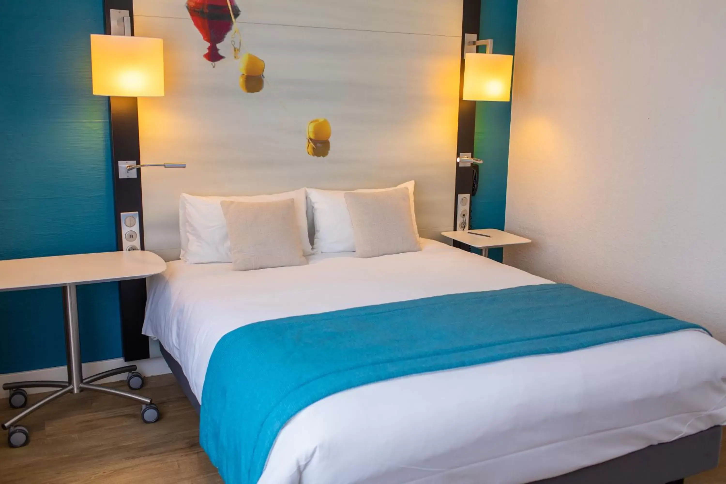 Bedroom, Bed in Mercure Lorient Centre