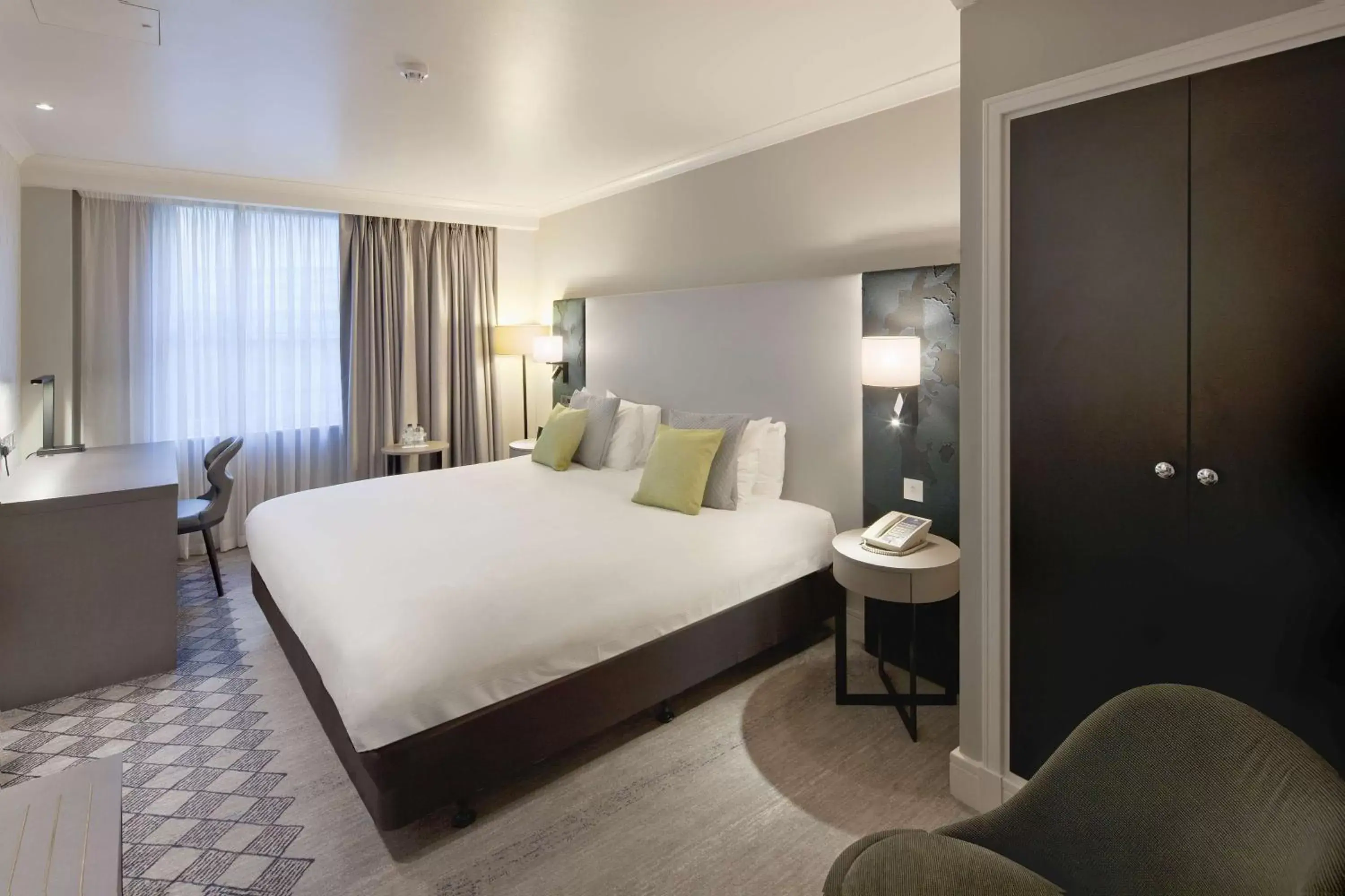 Bedroom, Bed in Doubletree By Hilton London Kensington