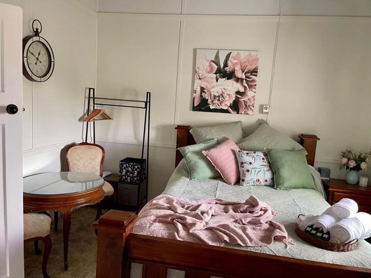 Bed in Clover Cottage Uralla
