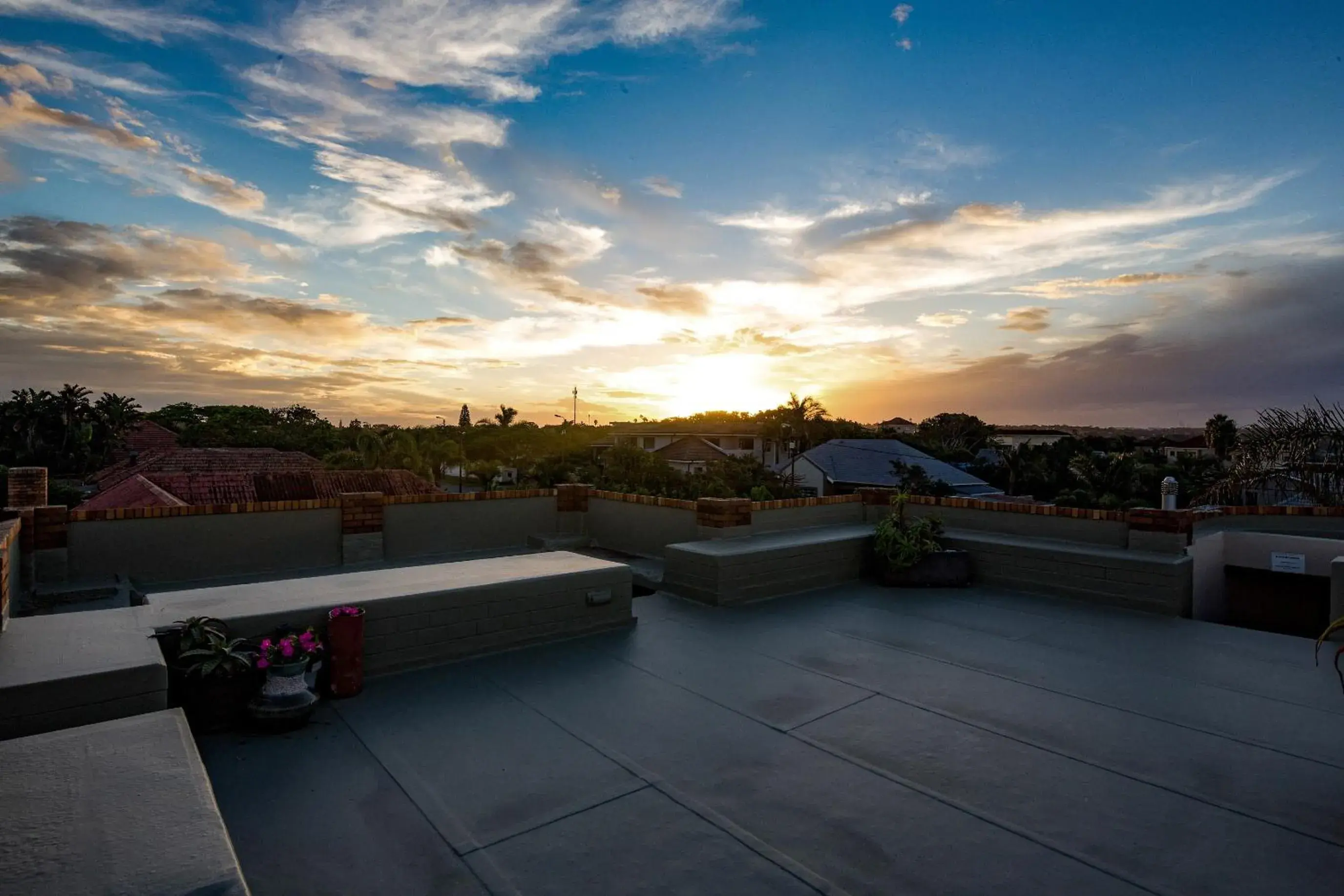 Property building, Sunrise/Sunset in Harewood Lodge