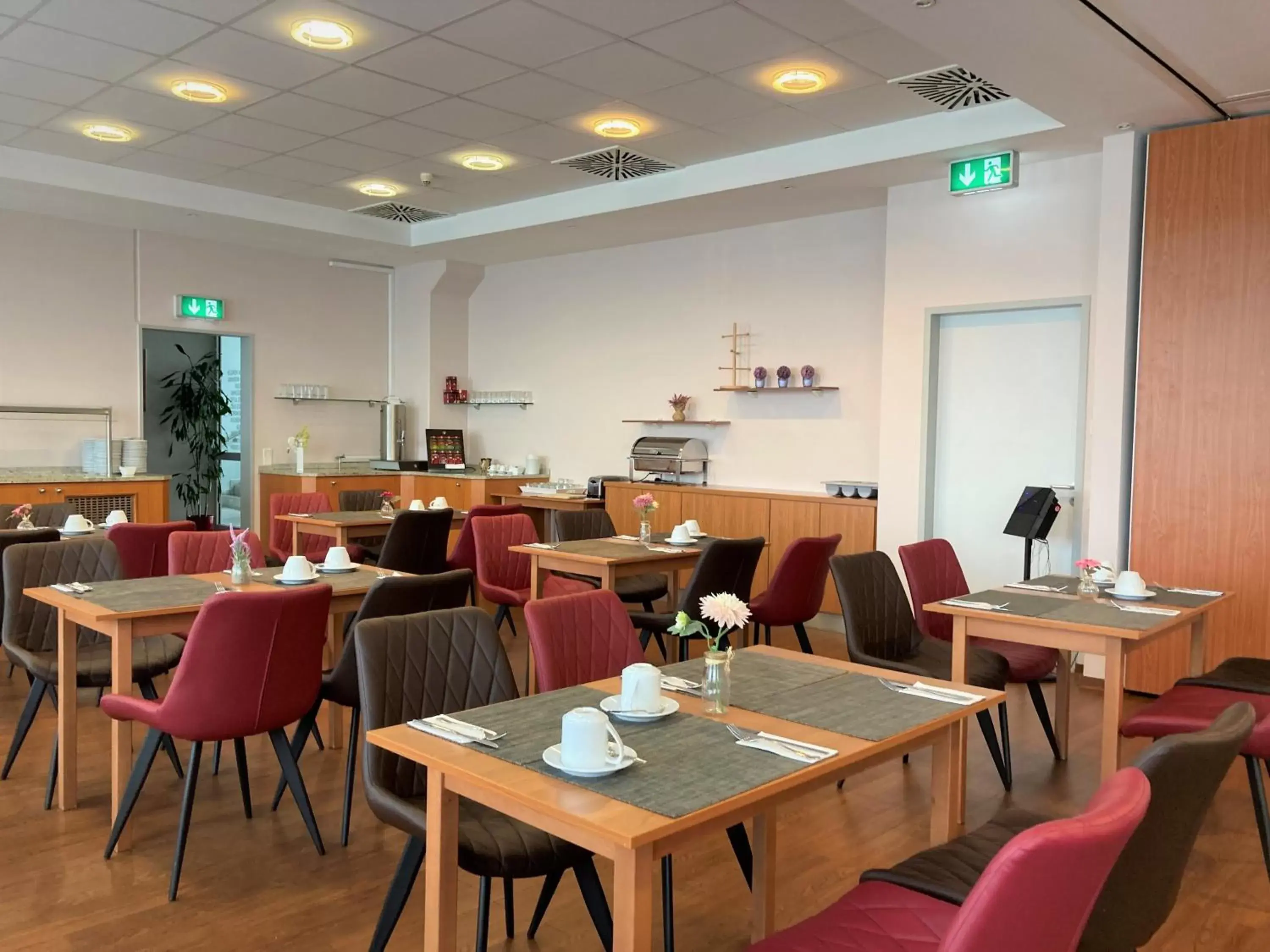 Breakfast, Restaurant/Places to Eat in Amedia Express Passau, Trademark Collection by Wyndham