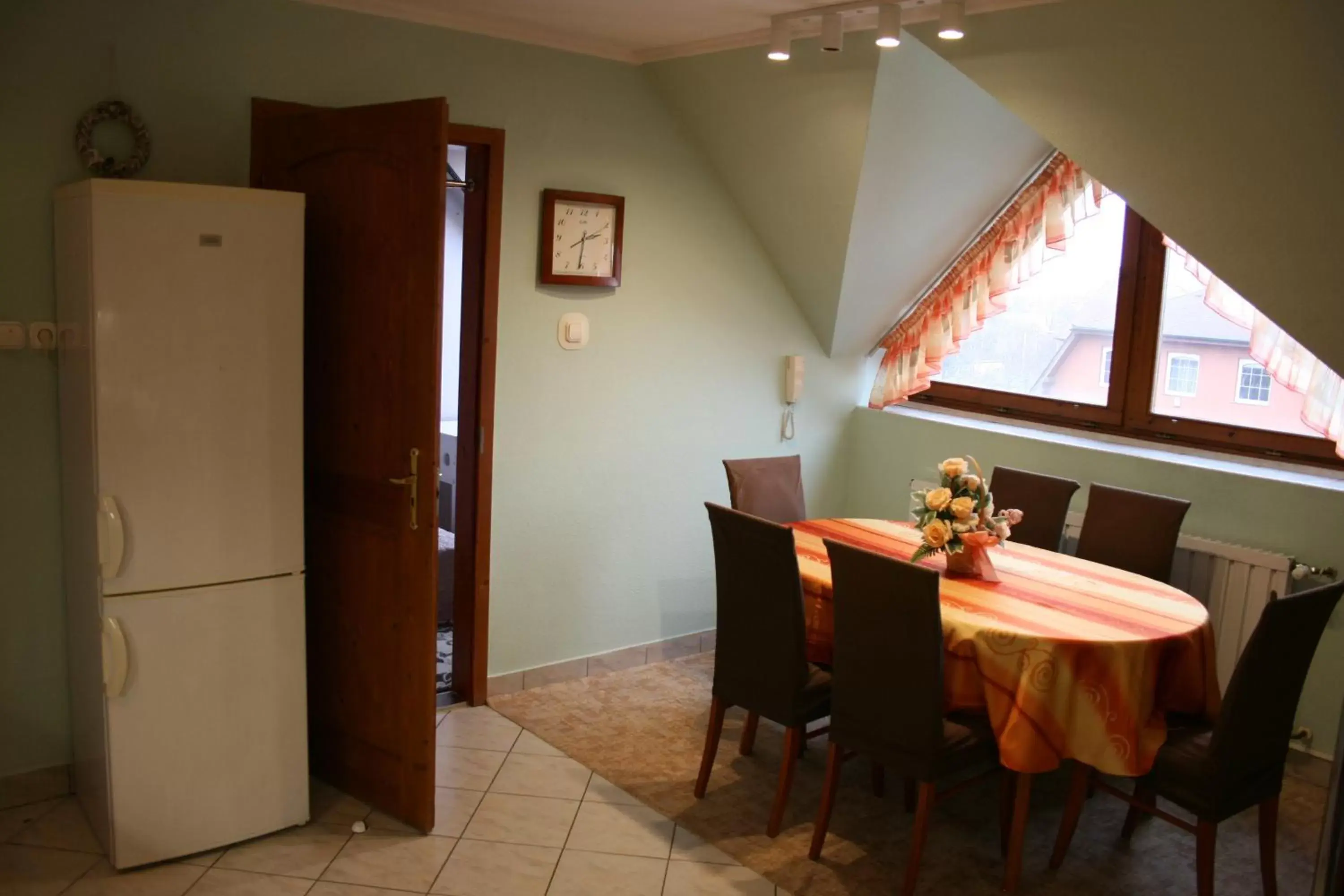 Dining Area in Le Rose Hotel