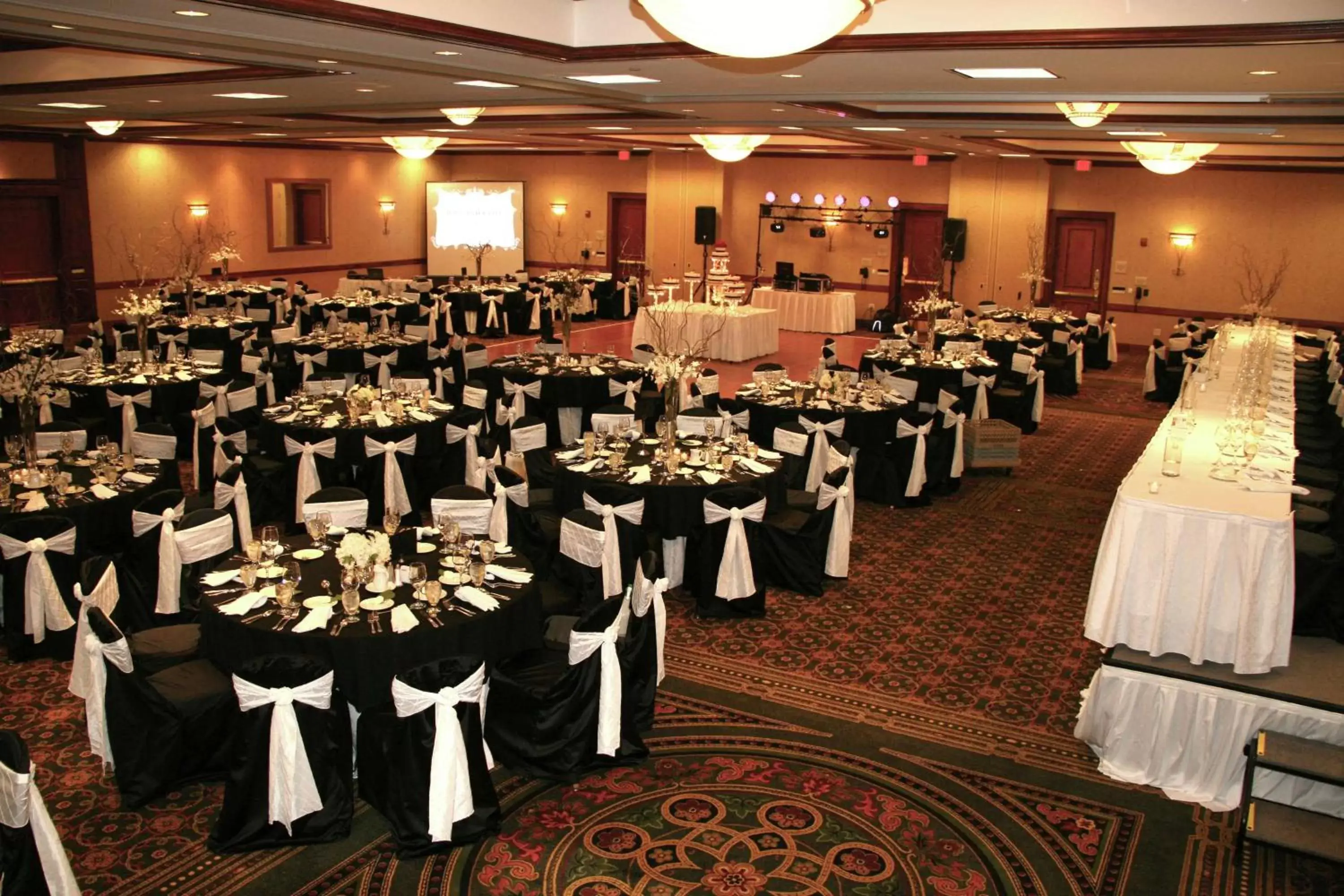 Meeting/conference room, Banquet Facilities in Hilton Garden Inn Milwaukee Northwest Conference Center