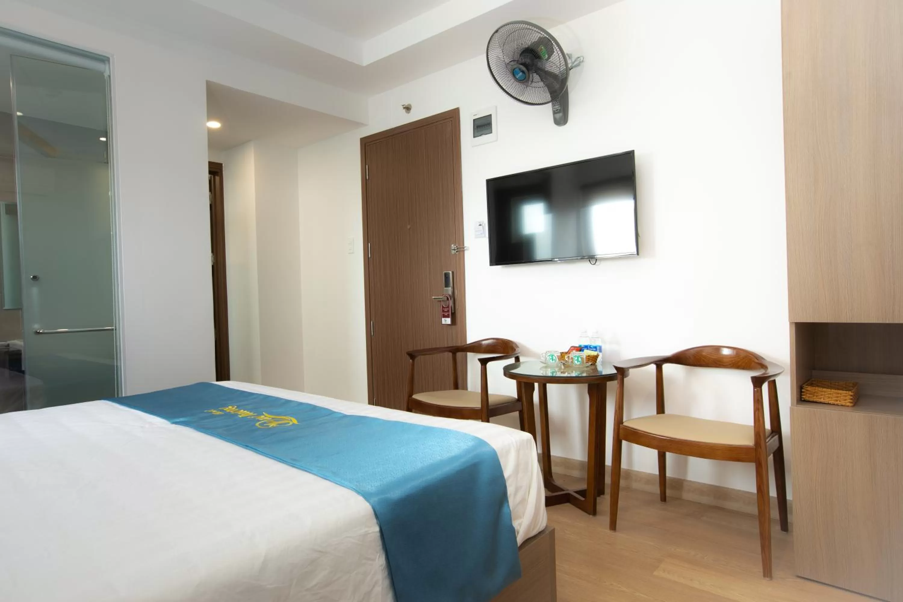 Deluxe Quadruple Room in QUE HUONG HOTEL