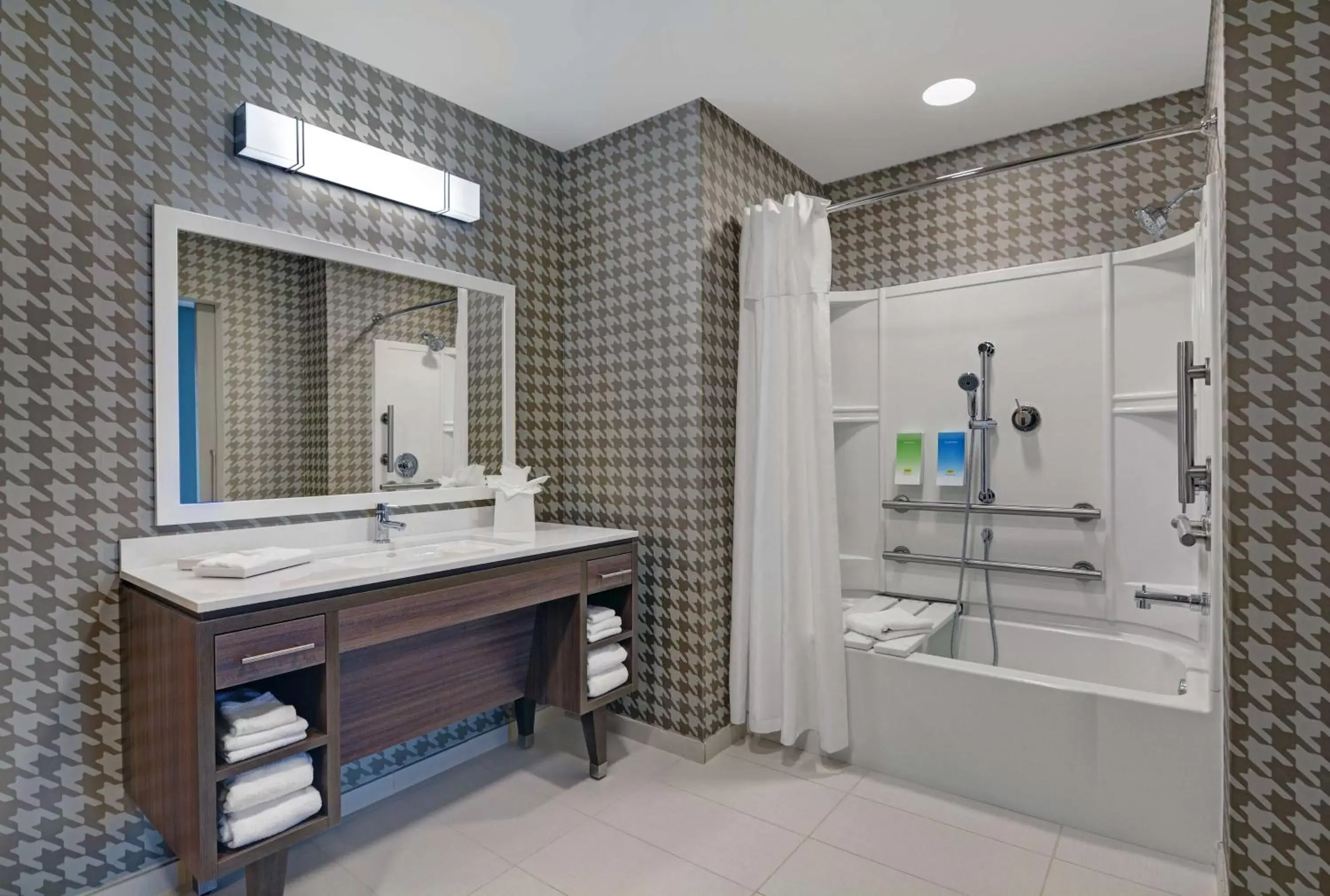 Bathroom in Home2 Suites by Hilton Fort Myers Colonial Blvd