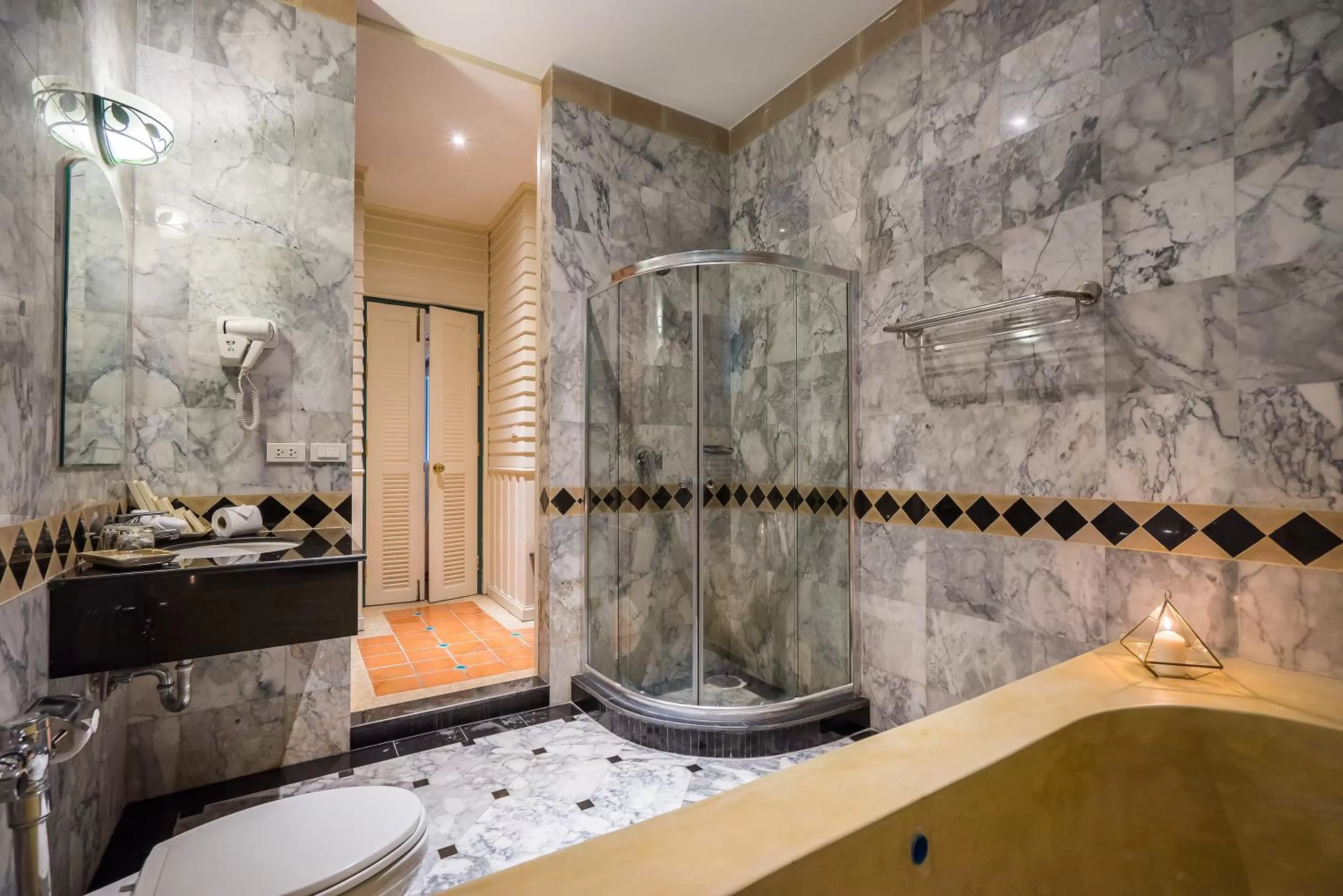 Shower in Kalanan Riverside Resort