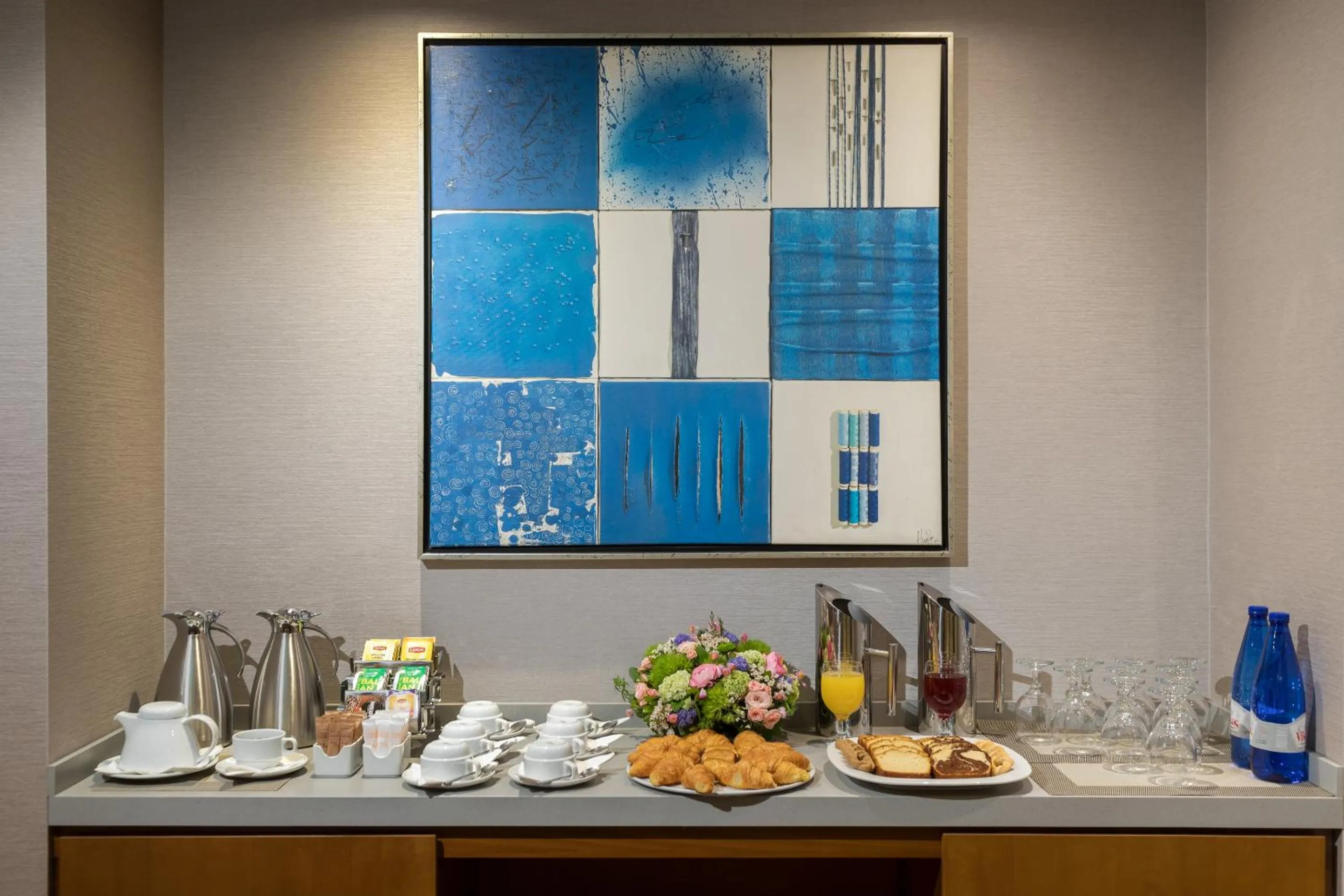 Business facilities in Central Hotel