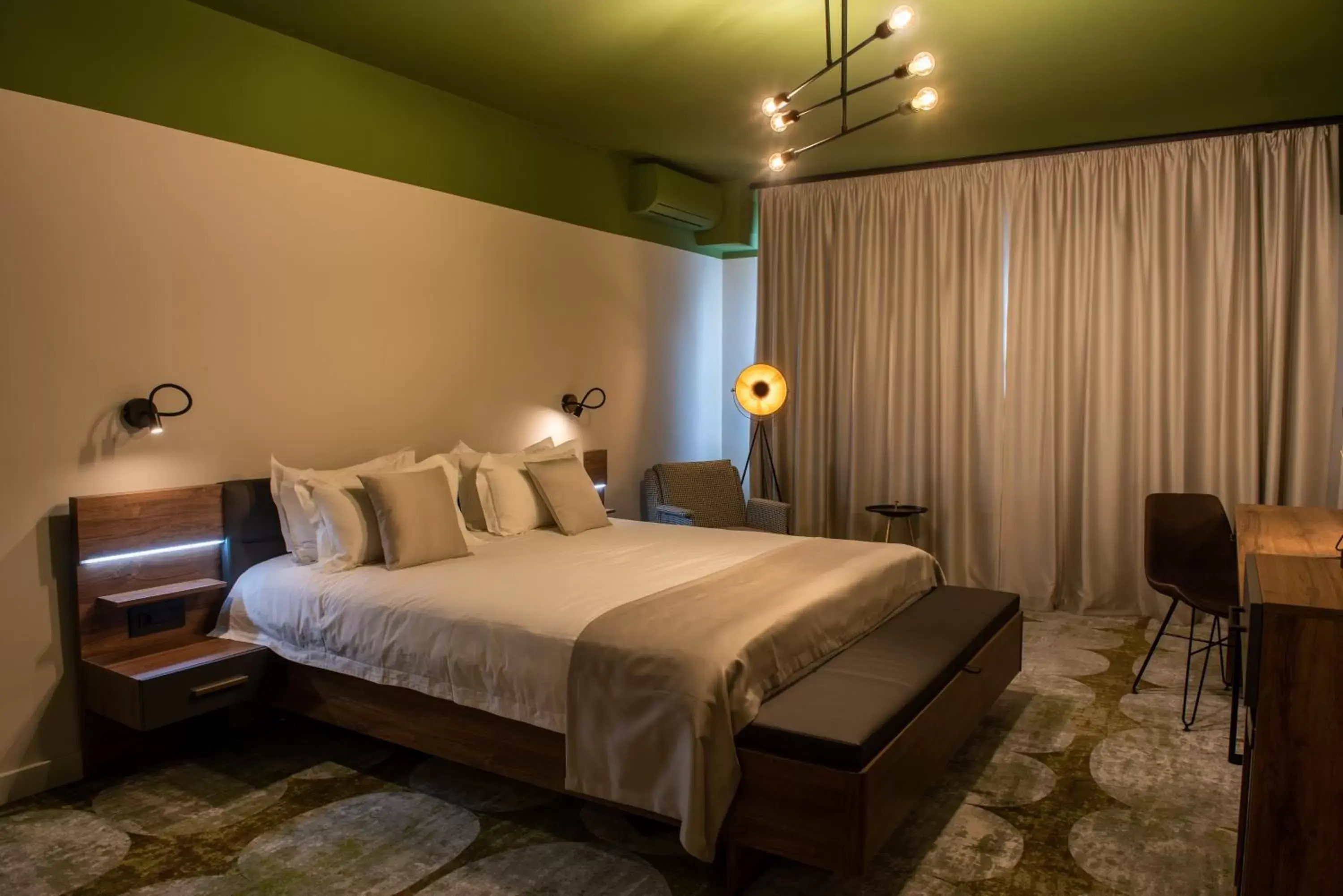 Bedroom, Bed in Bucharest Comfort Suites Hotel