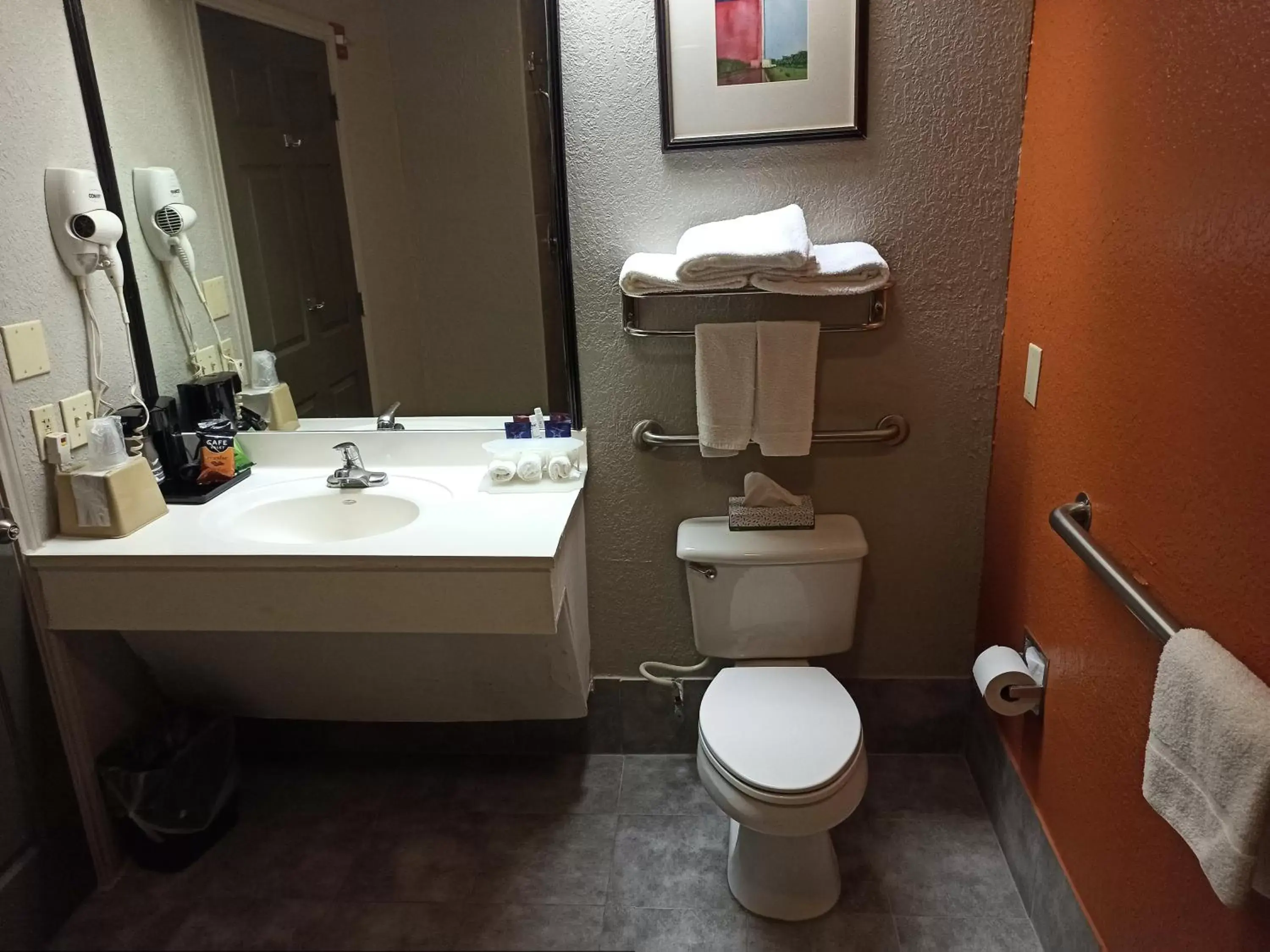Bathroom in Americas Best Value Inn - Temple