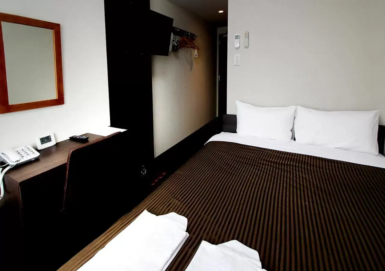 Photo of the whole room, Bed in Hotel Trend Okazaki Ekimae