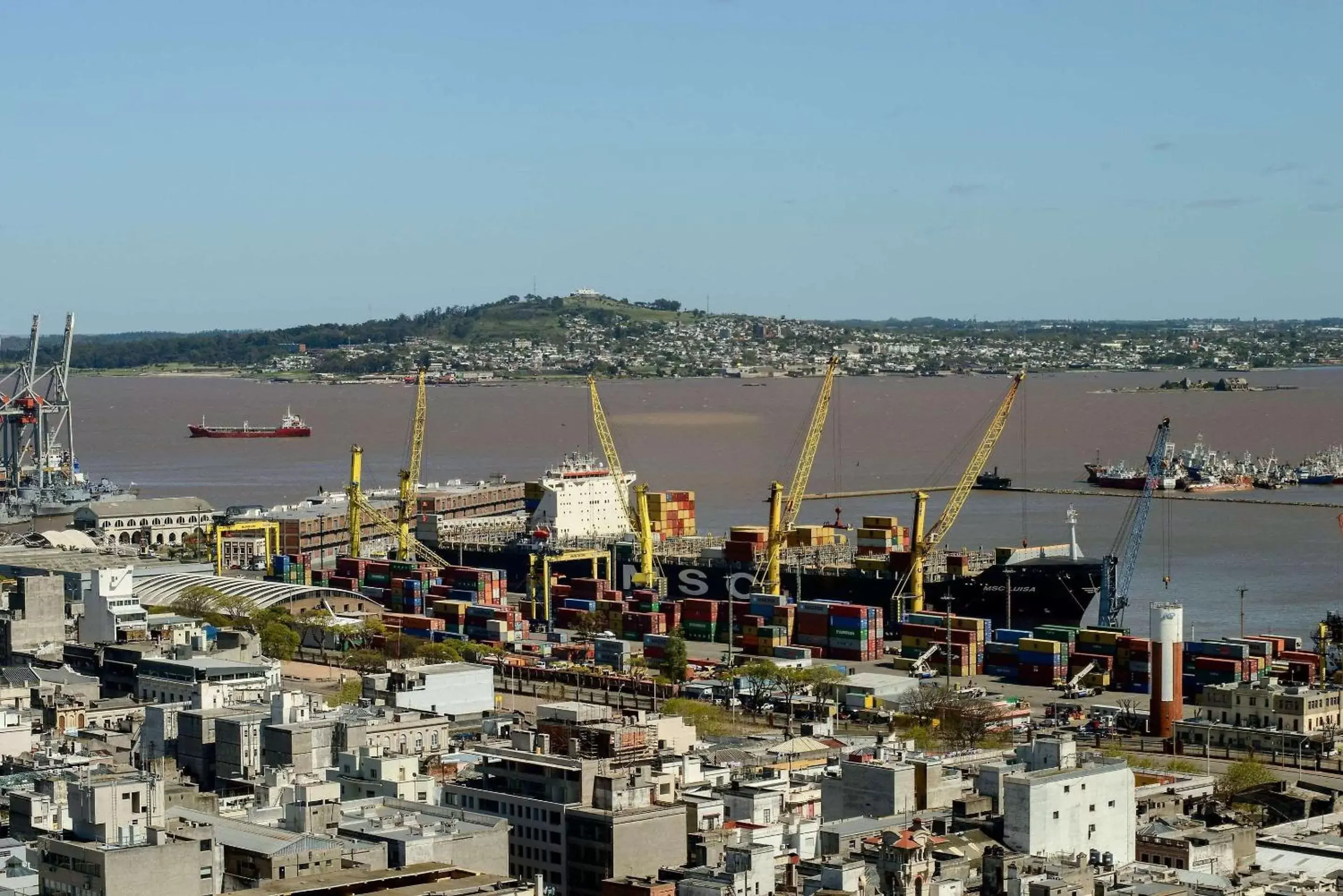 Property building, Bird's-eye View in Radisson Montevideo Victoria Plaza