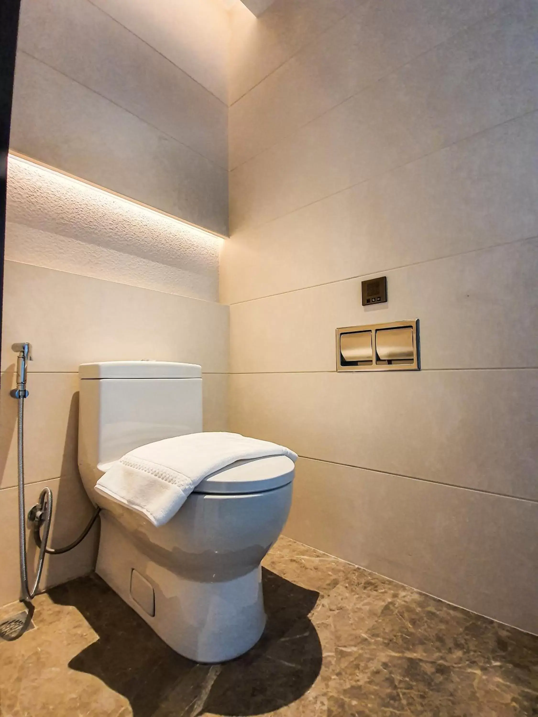 Bathroom in Howard Johnson Plaza by Wyndham Blue Bay Sihanoukville