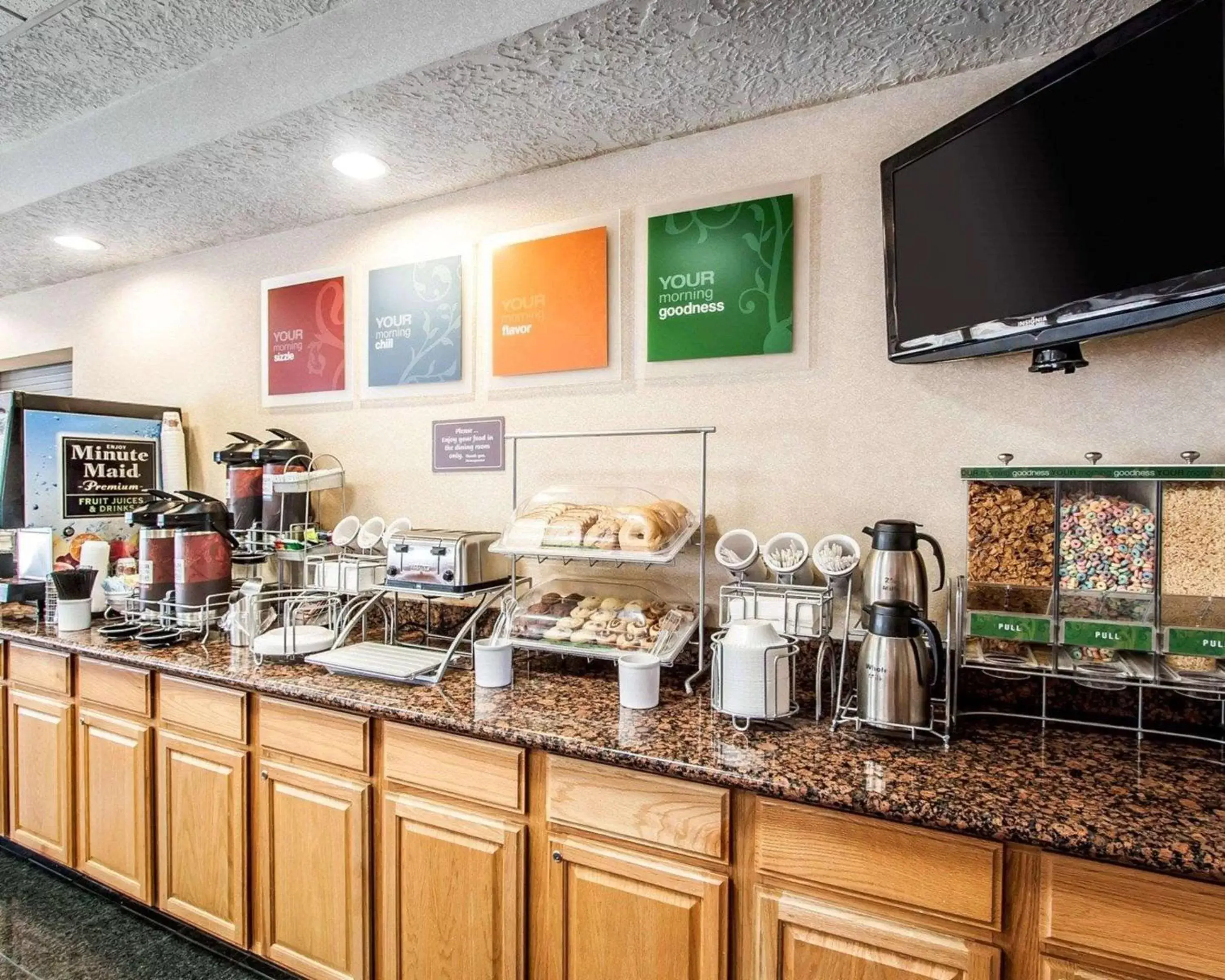 Restaurant/Places to Eat in Comfort Suites Clackamas