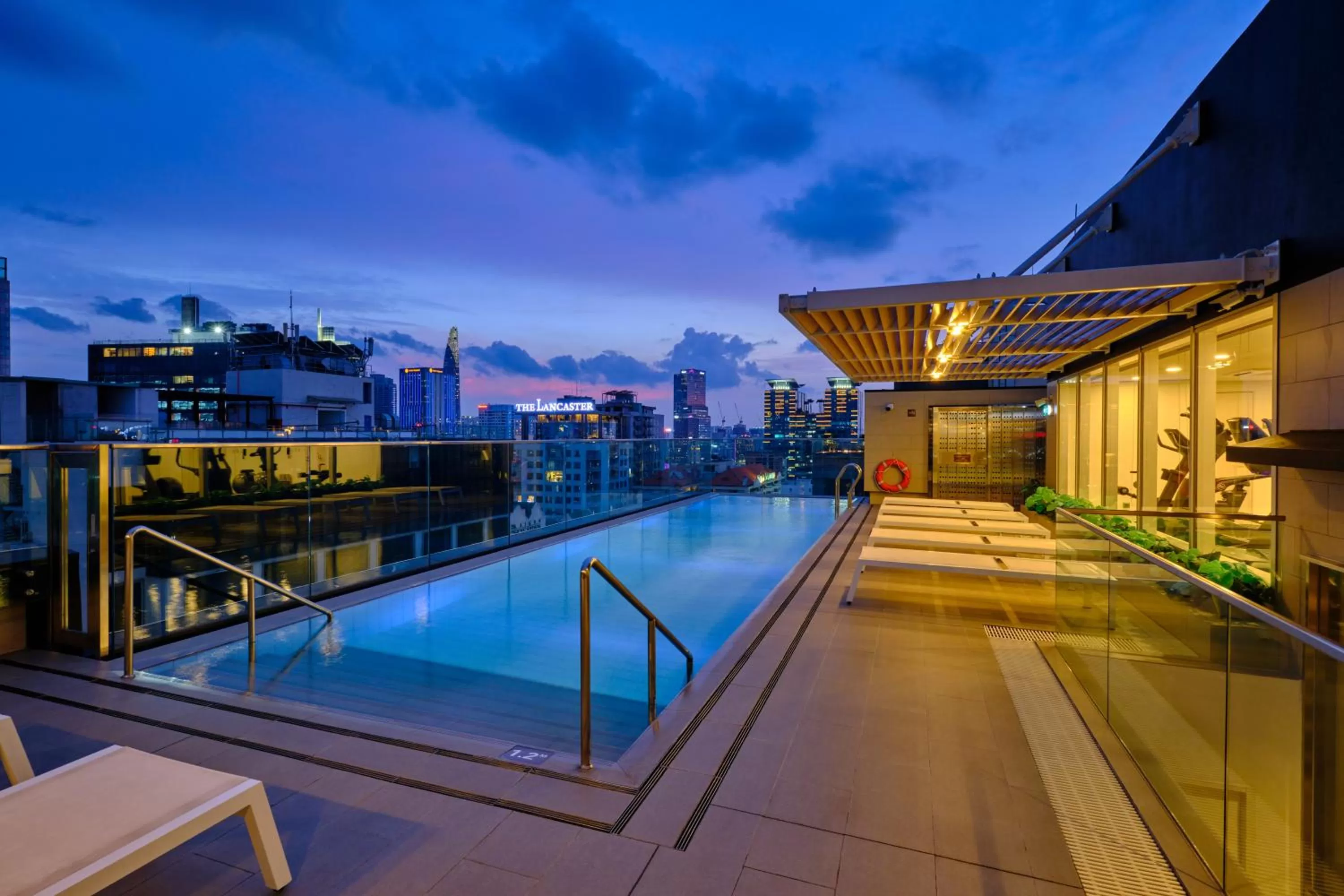 Swimming pool in Sotetsu Grand Fresa Saigon