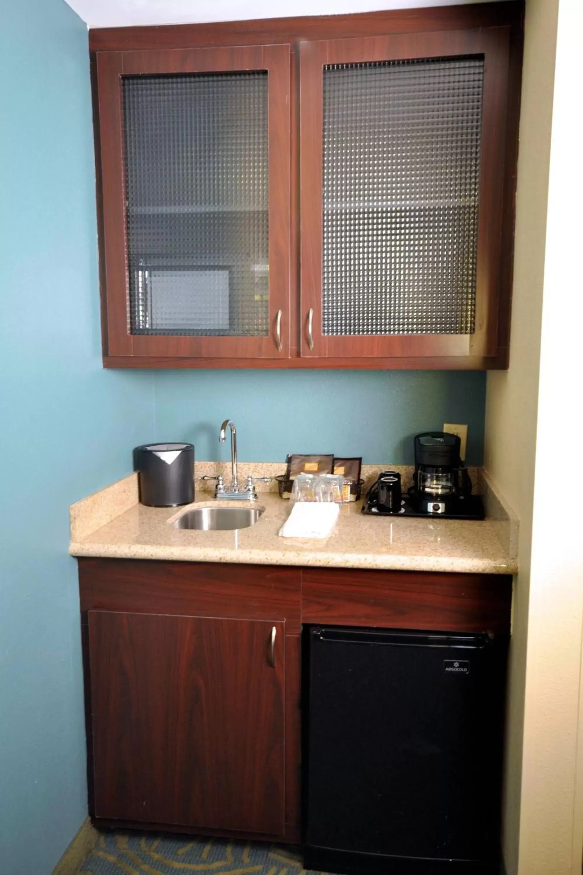 Photo of the whole room, Kitchen/Kitchenette in SpringHill Suites Galveston Island