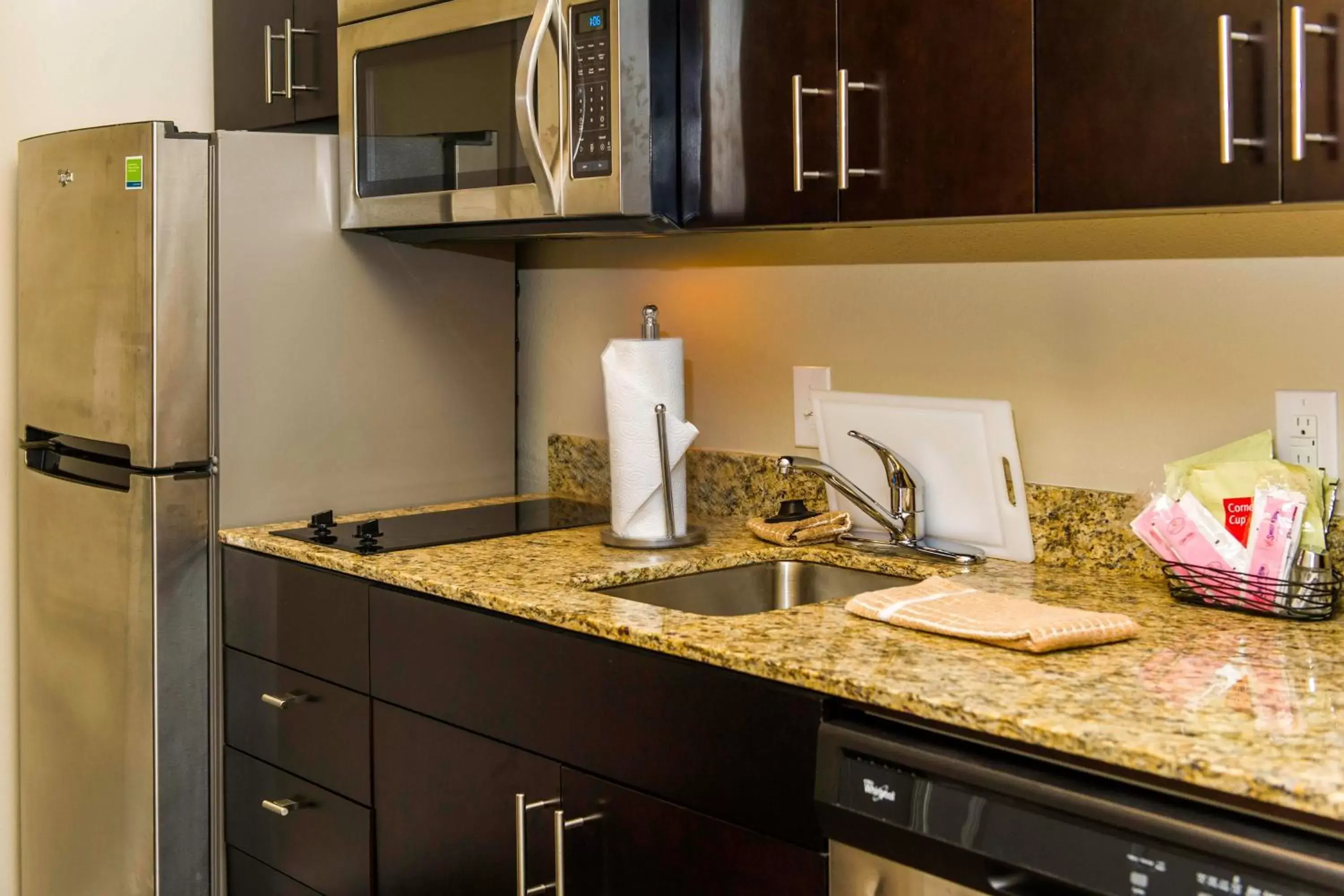 Kitchen or kitchenette, Kitchen/Kitchenette in TownePlace Suites by Marriott Columbia Northwest/Harbison