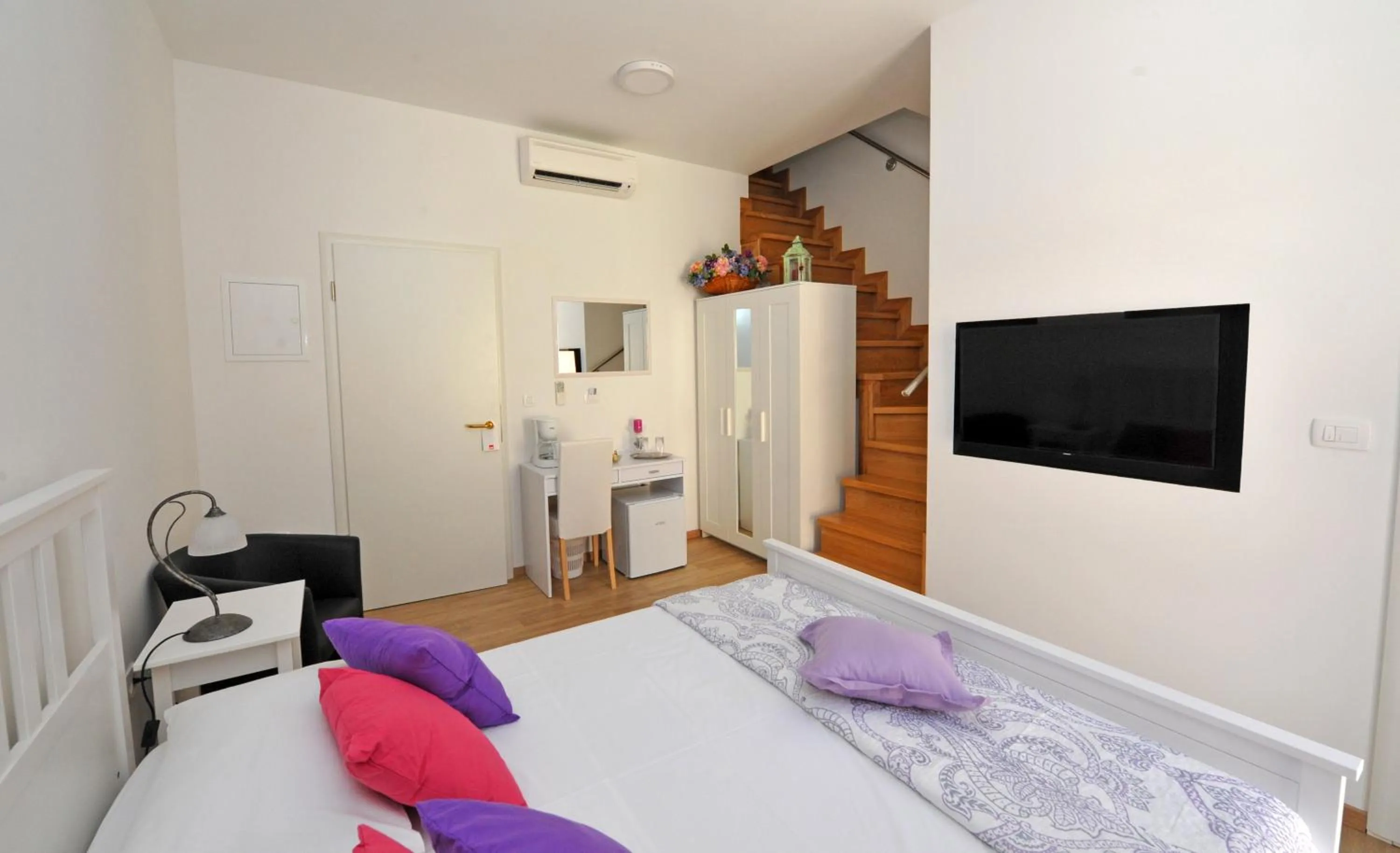 Bed in Luxury Rooms Nirvana