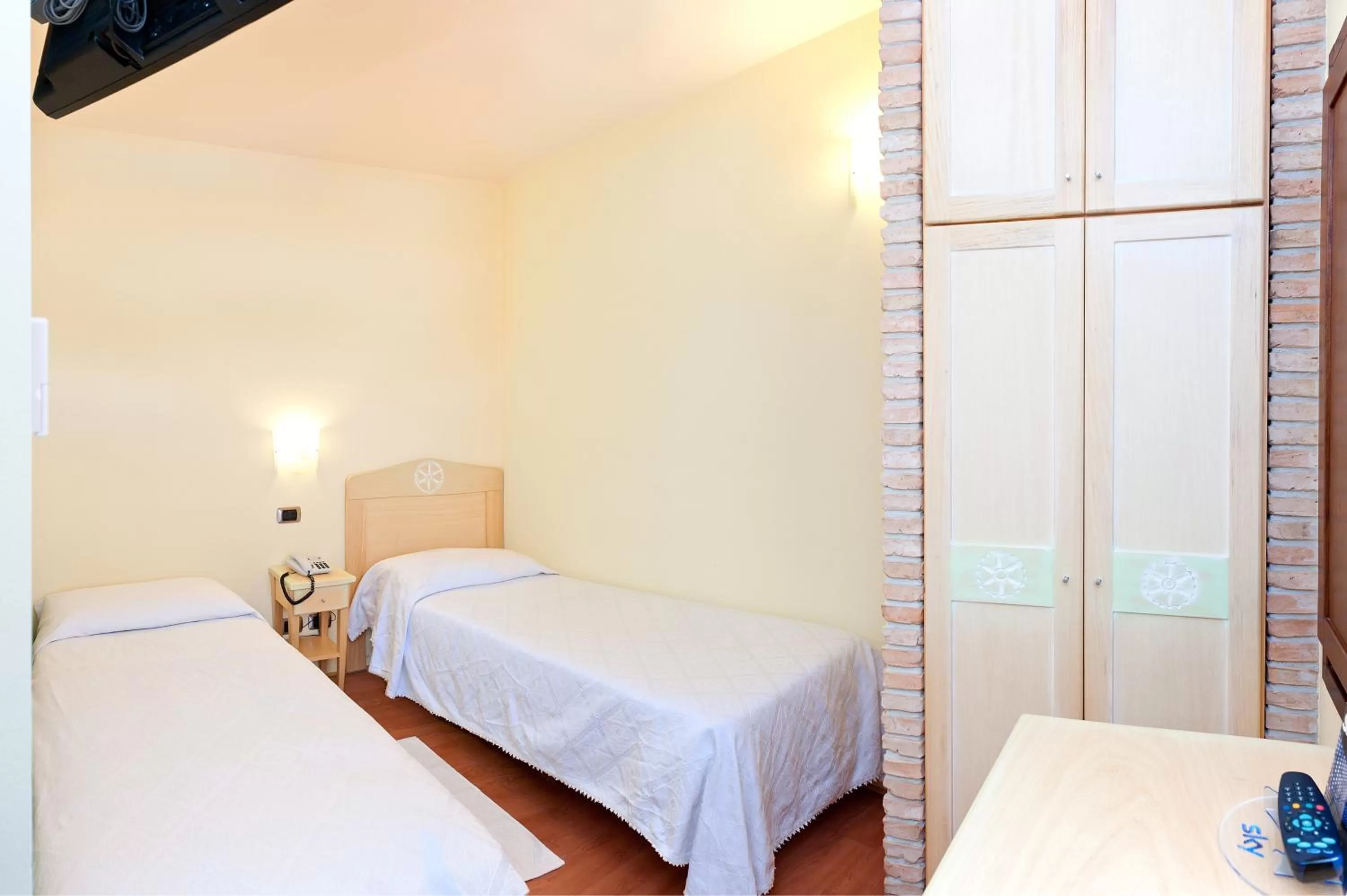 Photo of the whole room, Bed in Gentarrubia