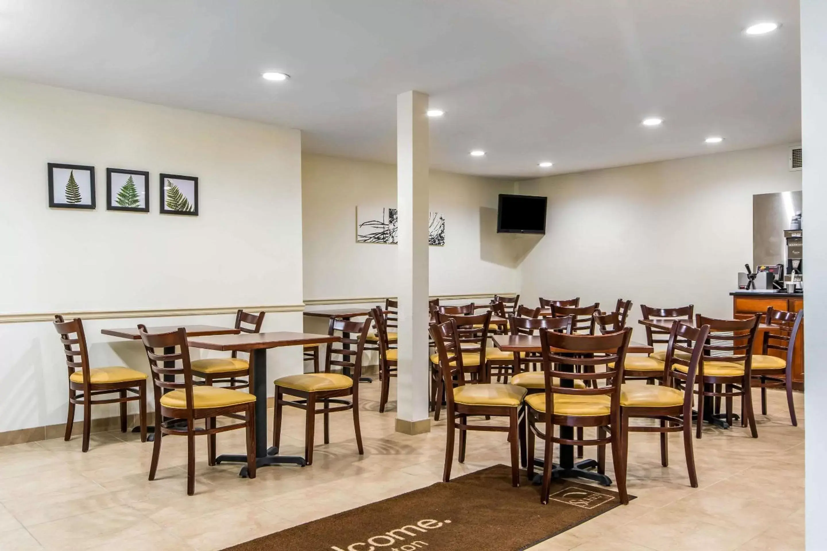 Restaurant/Places to Eat in Sleep Inn Lexington