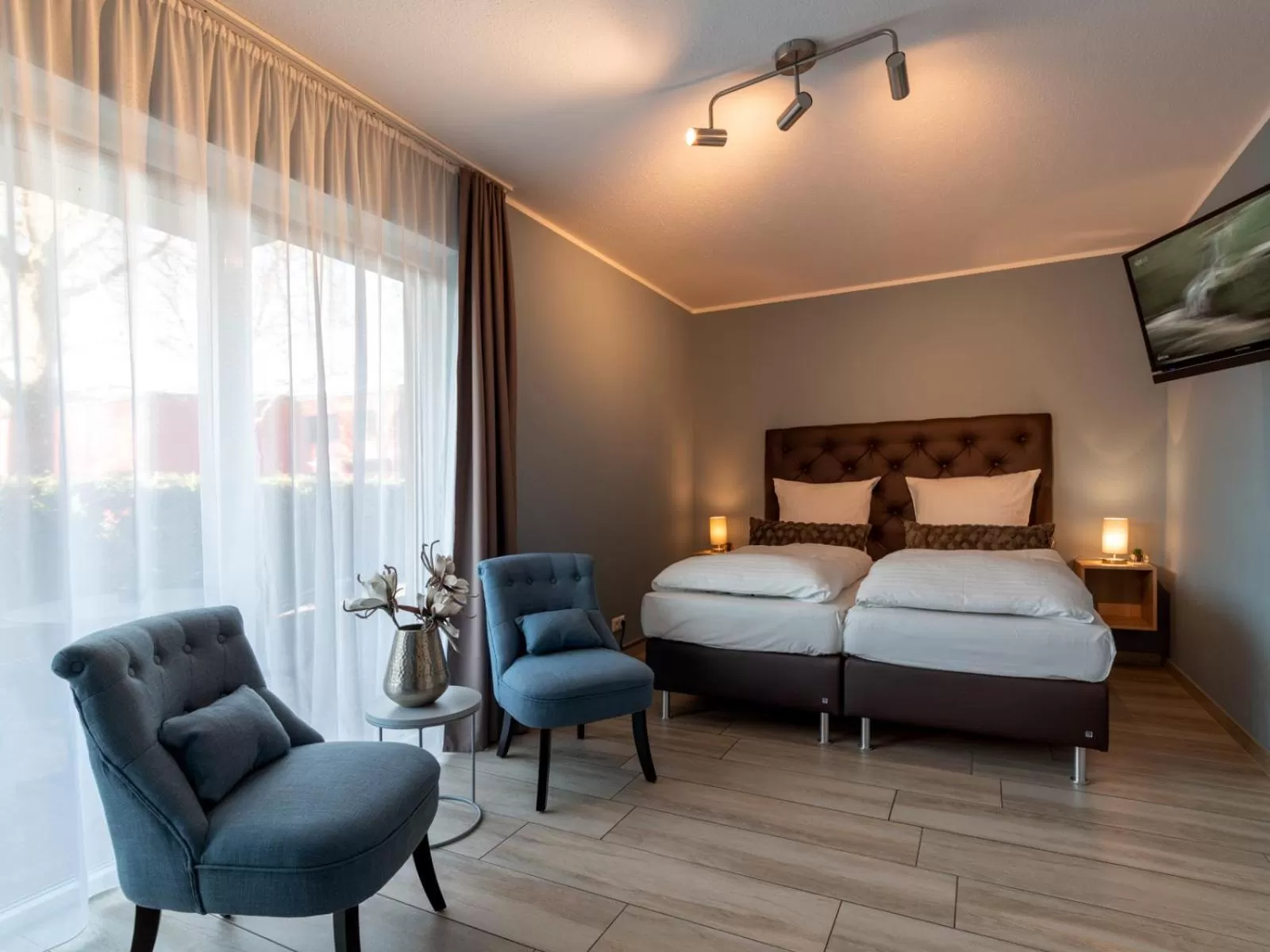 Two-Bedroom Suite in GLEUEL INN - digital hotel & serviced apartments & boardinghouse mit voll ausgestatteten Küchen