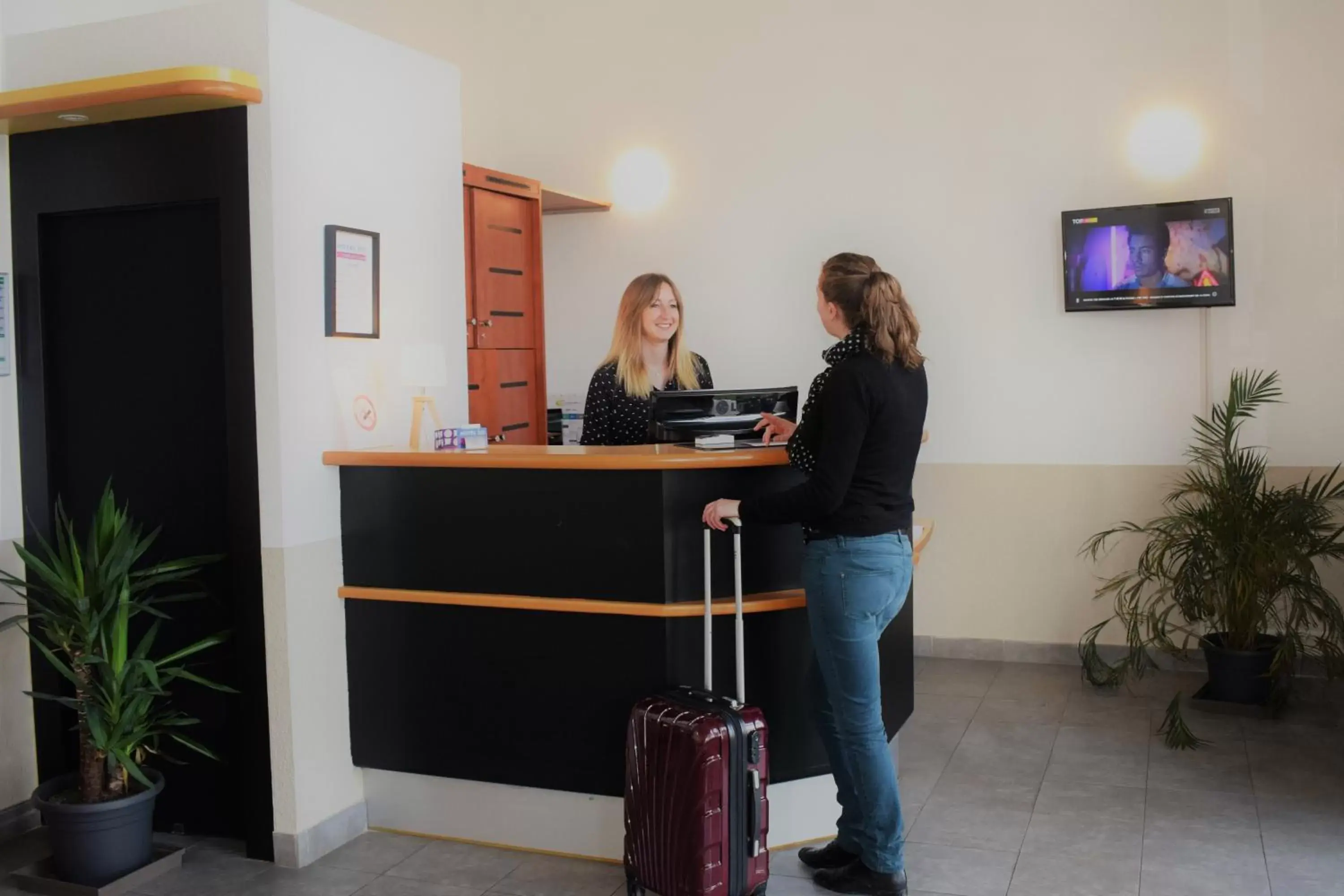 Lobby or reception in Hôtel Inn Design Resto Novo Châteaubriant