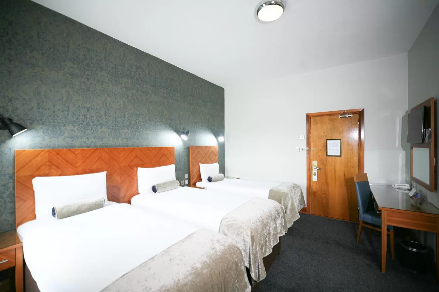 Bed in Treacys Hotel & Leisure Centre Waterford